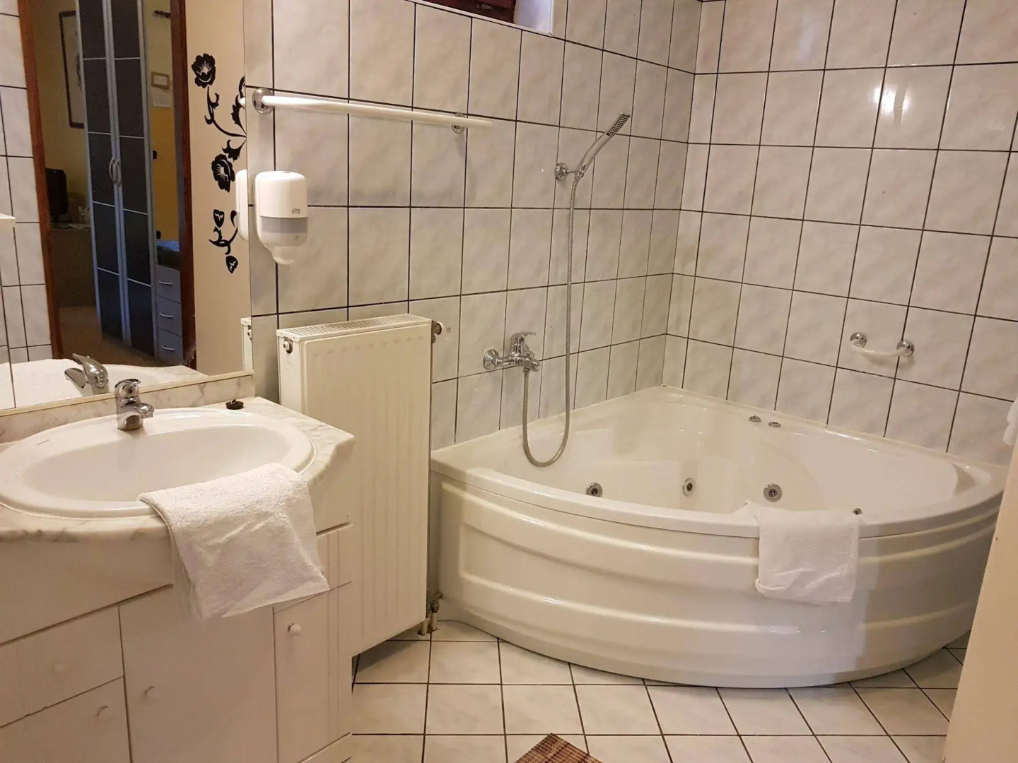 Bajor Panzio Aparthotel Restaurant - Adults Only