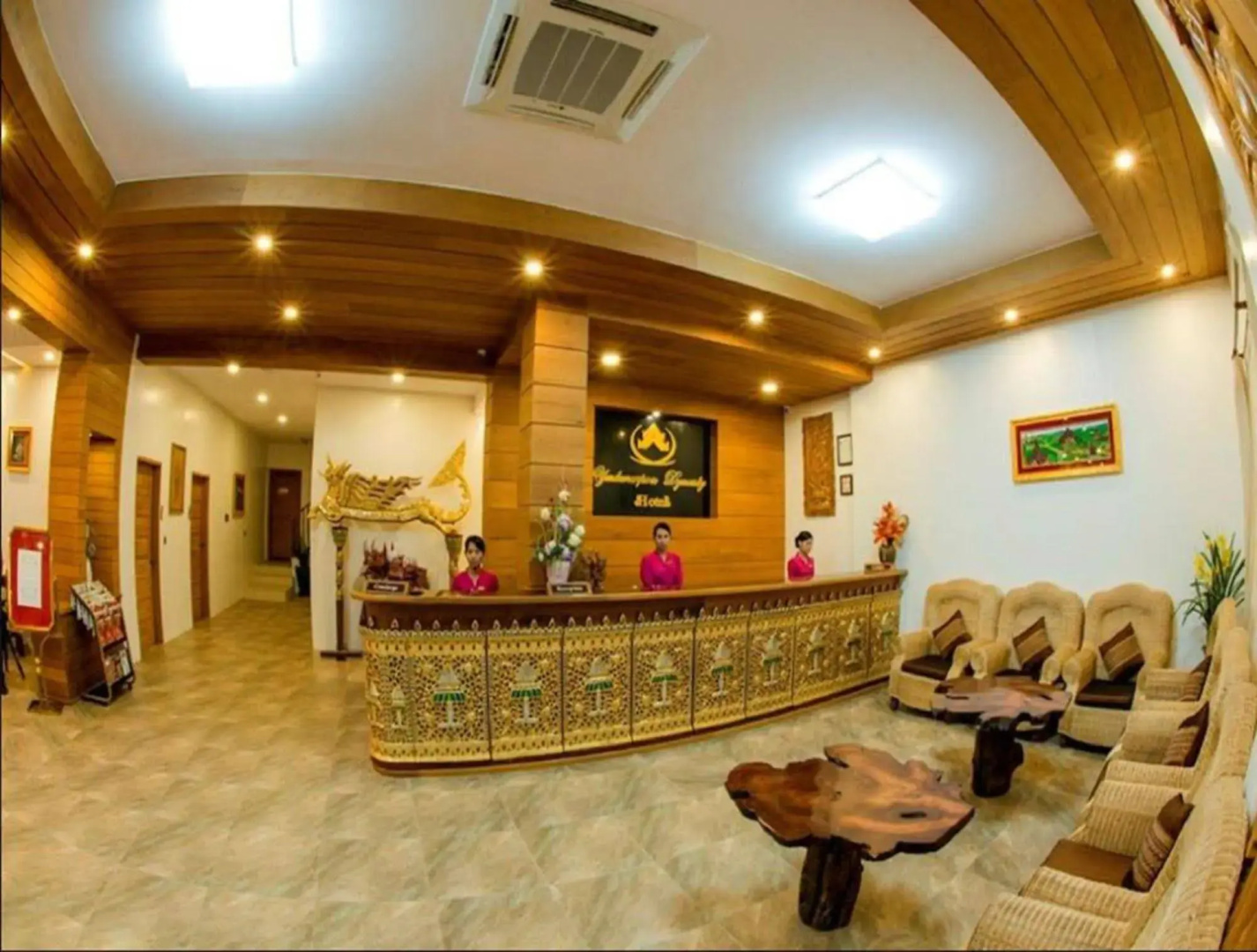 Yadanarpon Dynasty Hotel