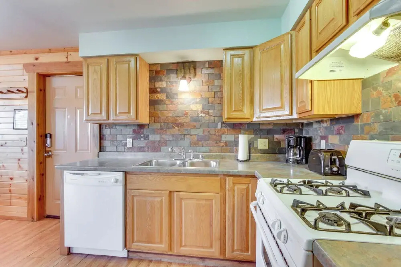 Three Bears Resort Adventure Base w/ Lake Access