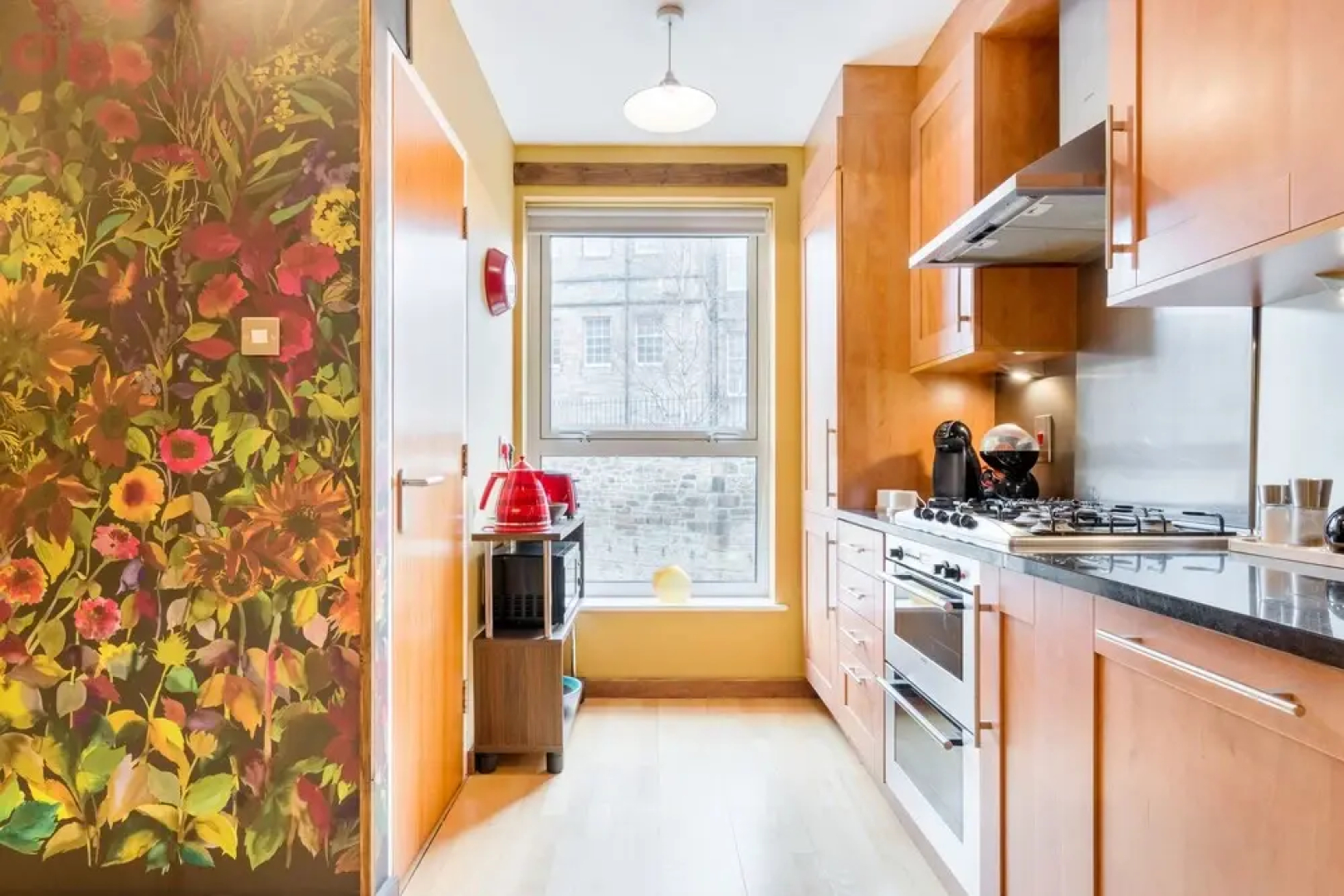 Quirky 1 Bedroom Apartment Next to Holyrood Palace