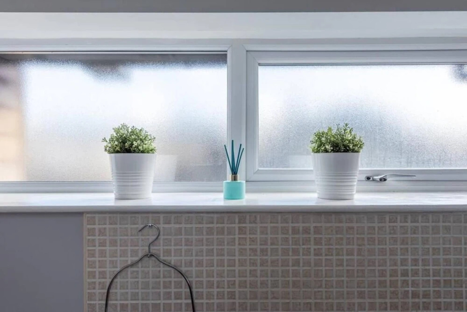 Riverside Balcony With Parking Minutes To Saltaire