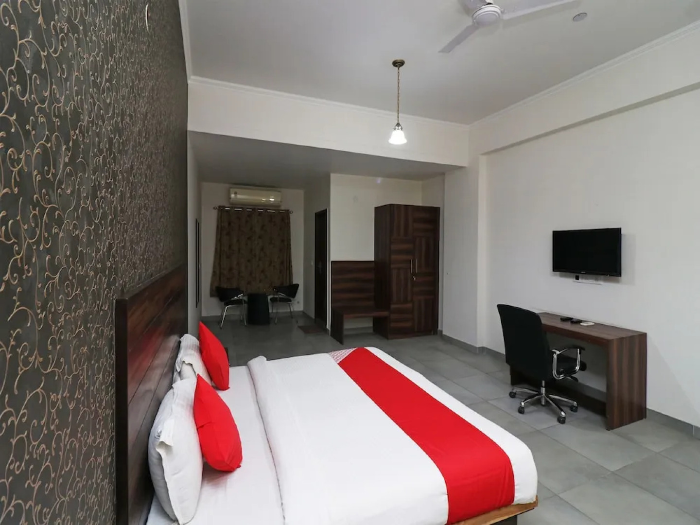 Hotel Silver Star By OYO Rooms
