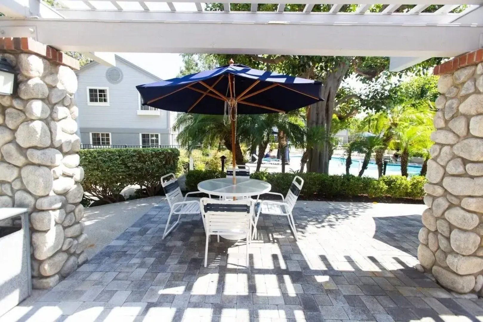 Find Your Zen: Peaceful Getaway in Trendy City of the Arts