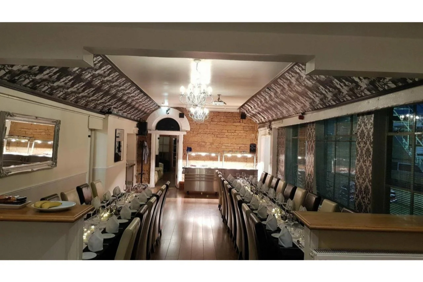 Rothwell House Hotel .