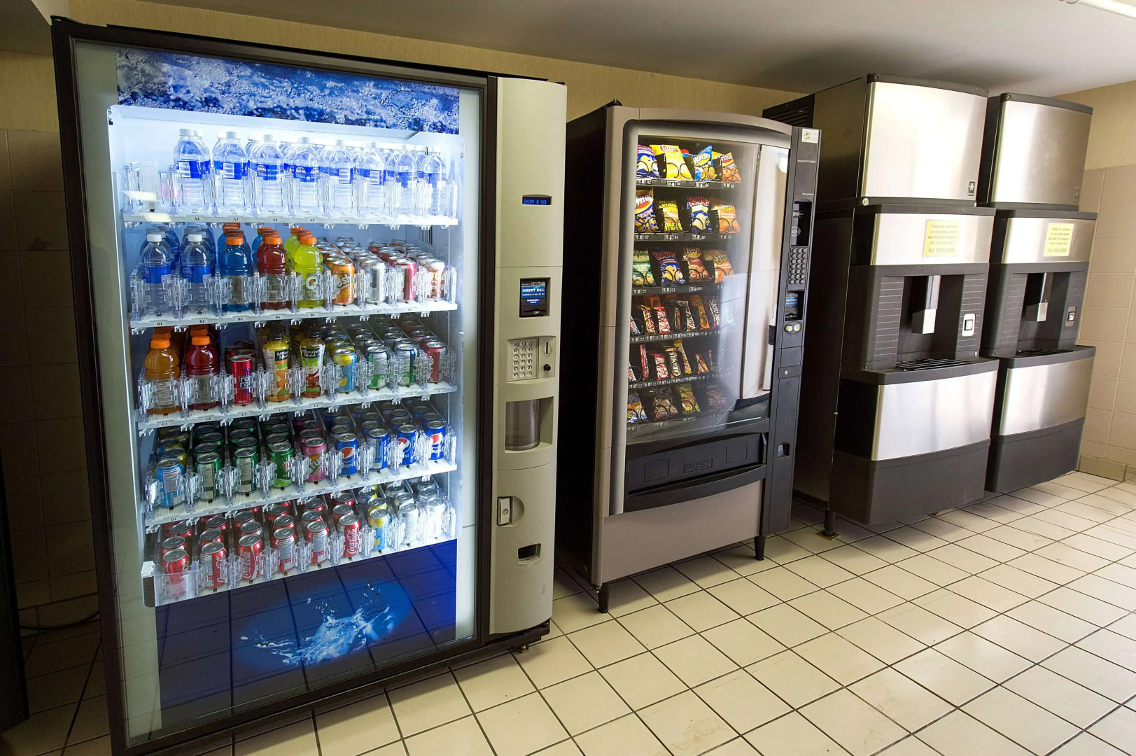 Howard Johnson Plaza by Wyndham by the Falls Niagara Falls