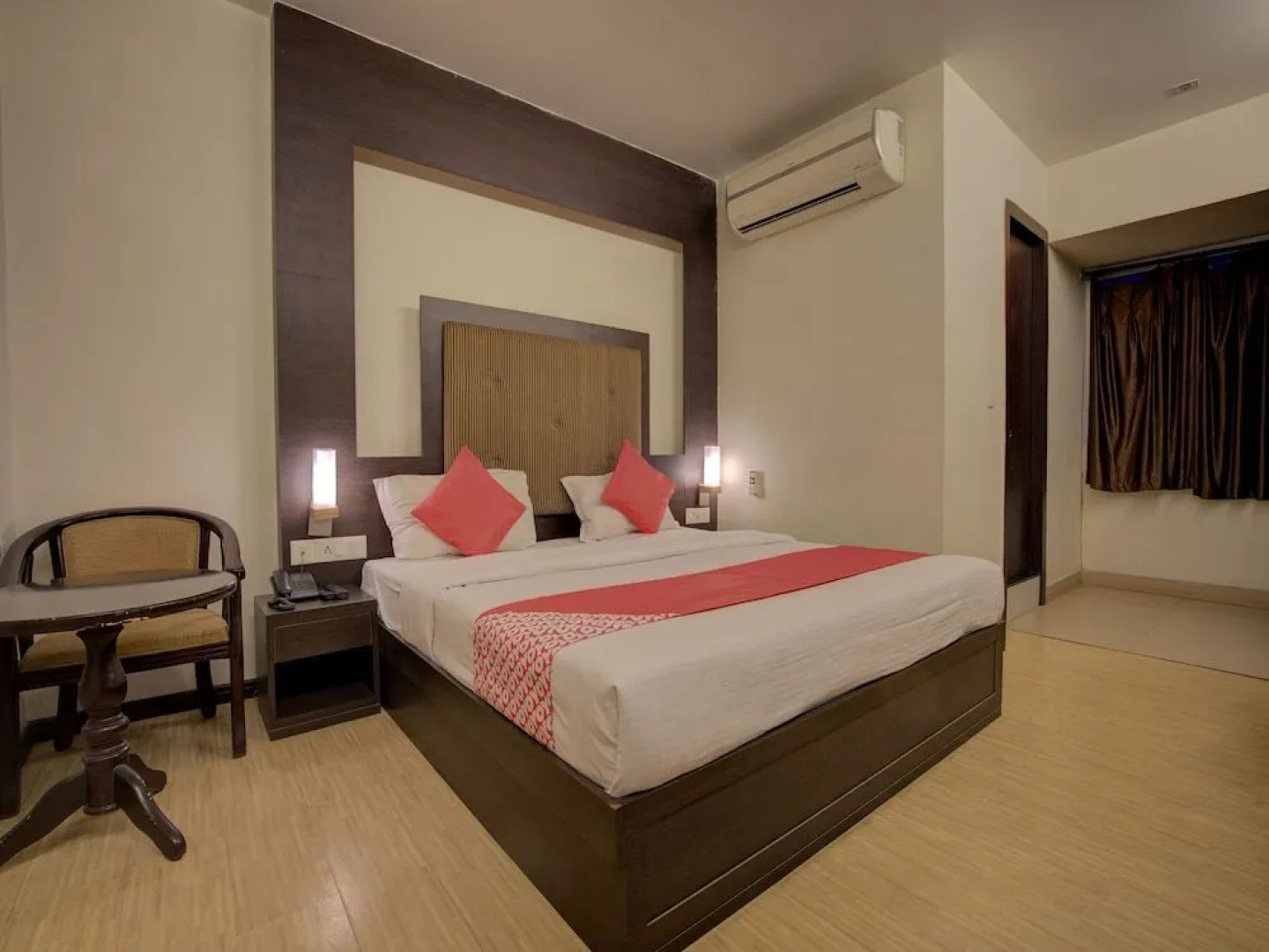 OYO 26196 Hotel Vip Regency