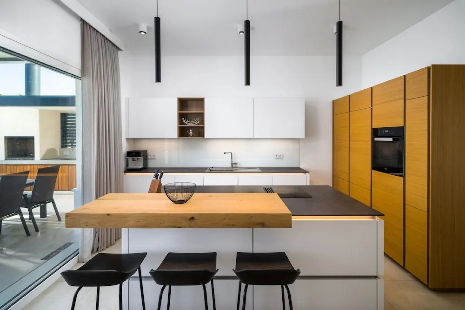 Acadia Beach Villas & Apartments, Slatine