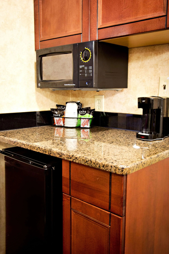 Best Western Plus Weston Inn