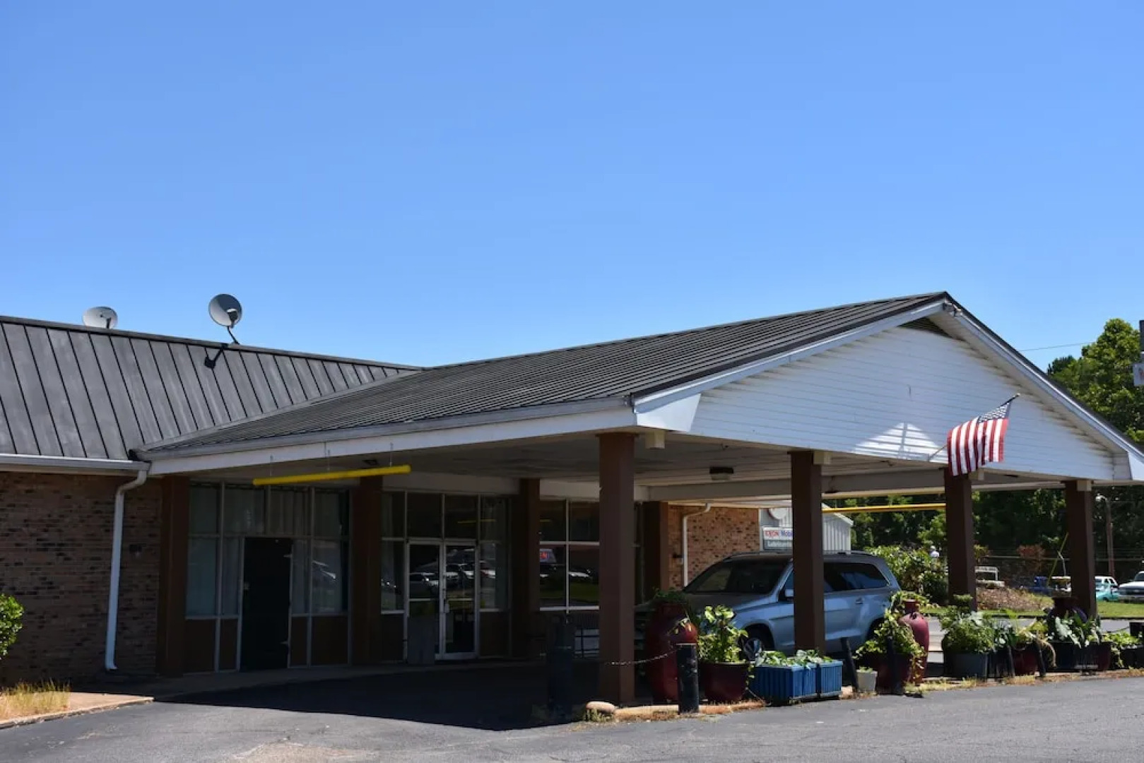 Corinth Inn & Suites