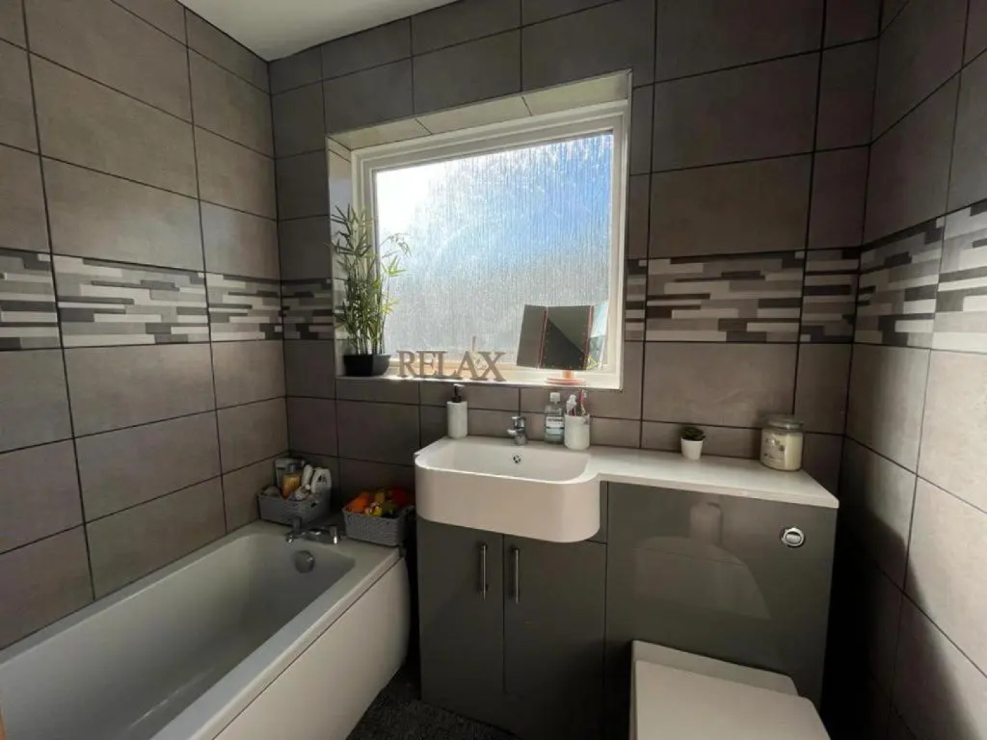 Impeccable 2-bed Apartment in Eastleigh