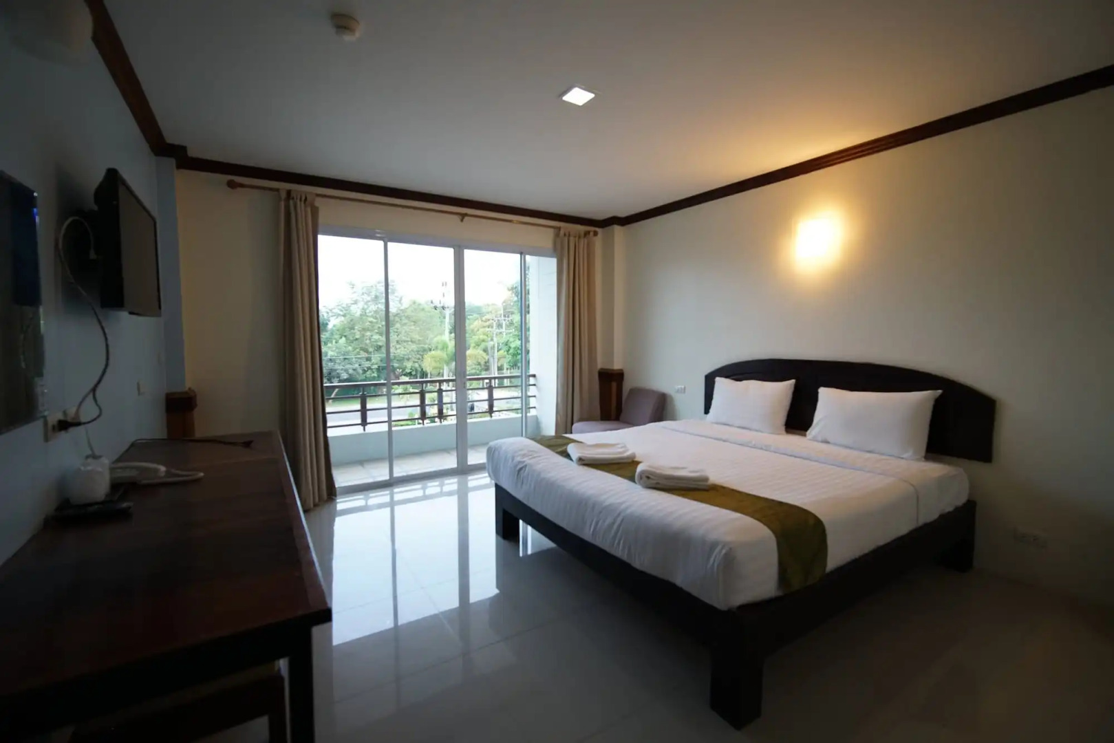 Sea Mountain Khanom Hotel