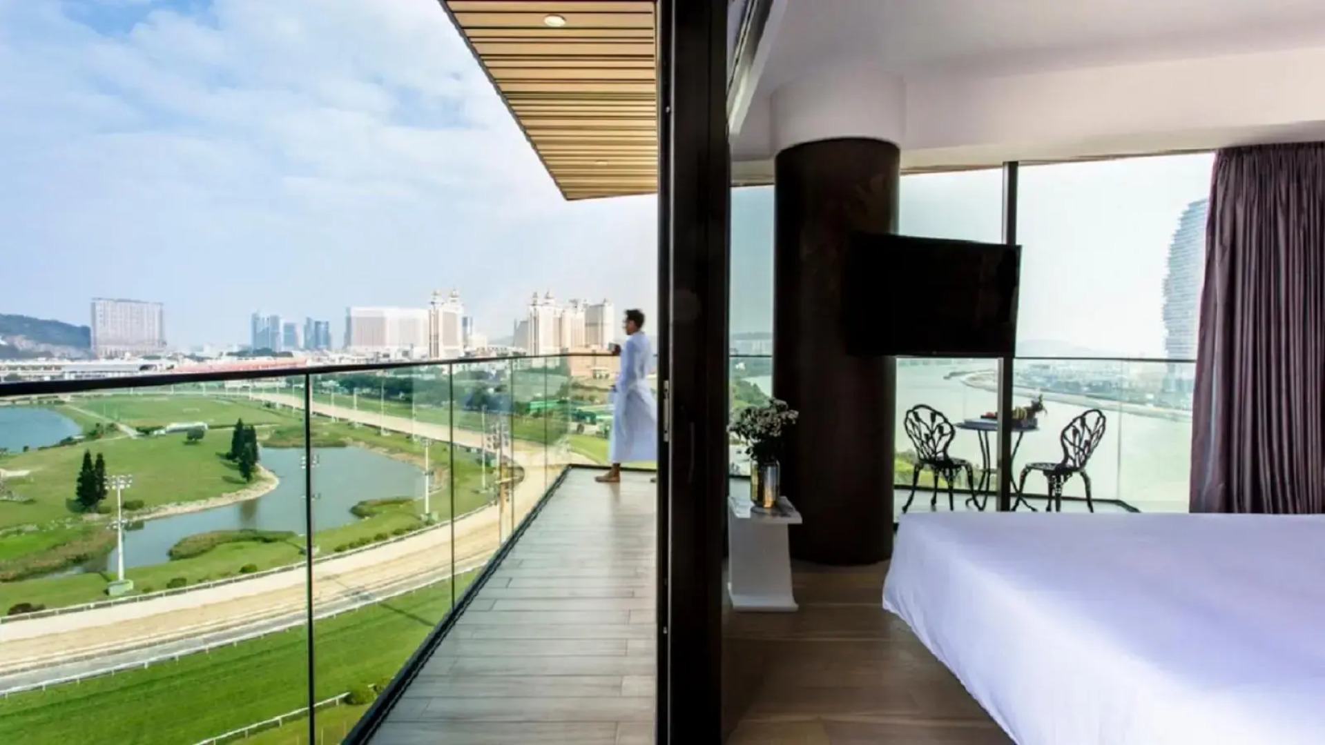 YOHO Hollywood Roosevelt Hotel