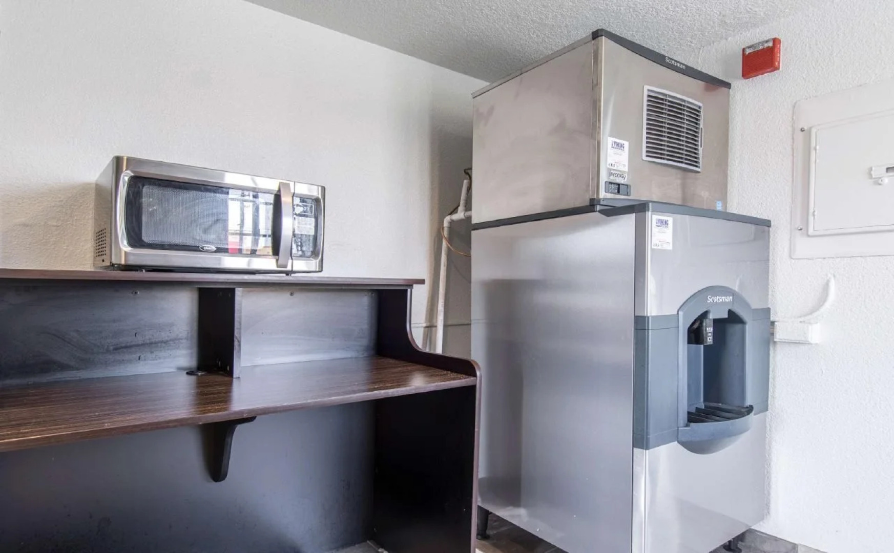 Motel 6 Buena Park, CA - Knotts Berry Farm - Disneyland