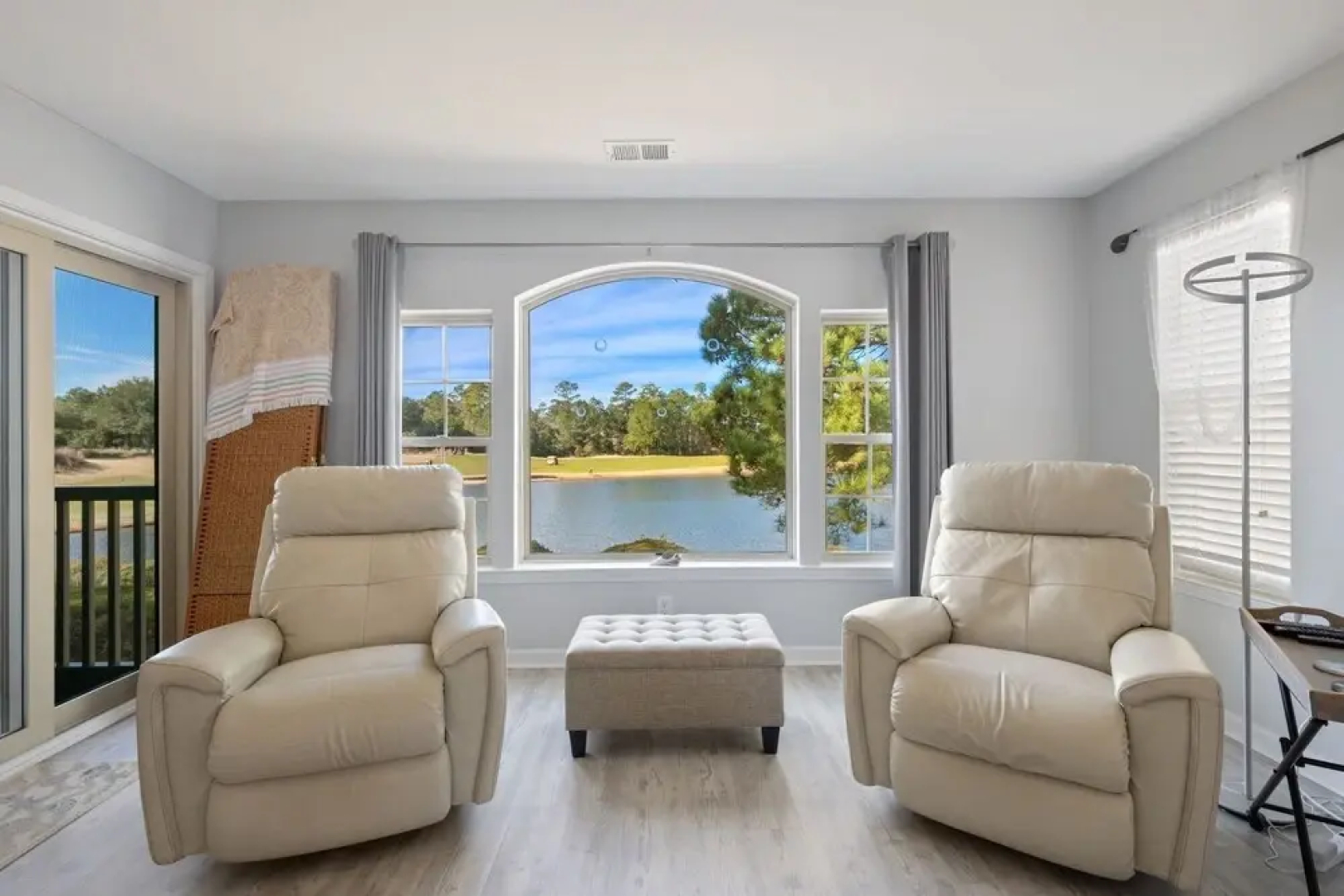 True Blue, A Perfect Retreat For Golf Enthusiasts And Those Seeking A Relaxing Getaway. 2 Bedroom Condo by Peace Vacations