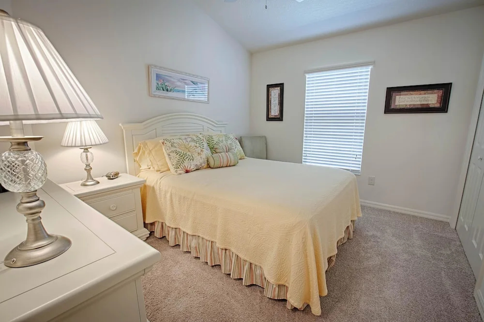Amberly Court Home 3 Bedroom by The VIR Group