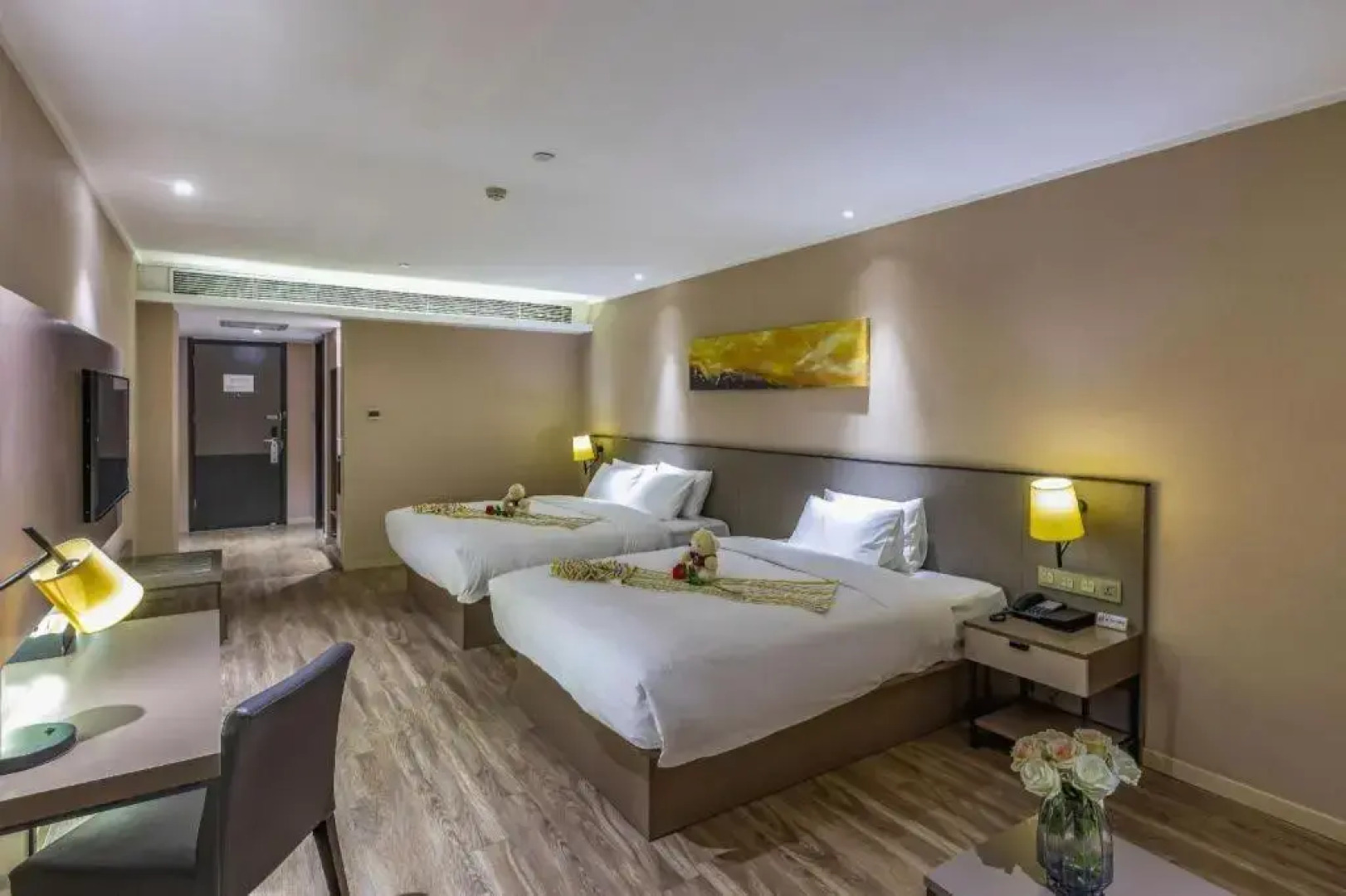 【locals】Taian Taishan District Baolongcity Square