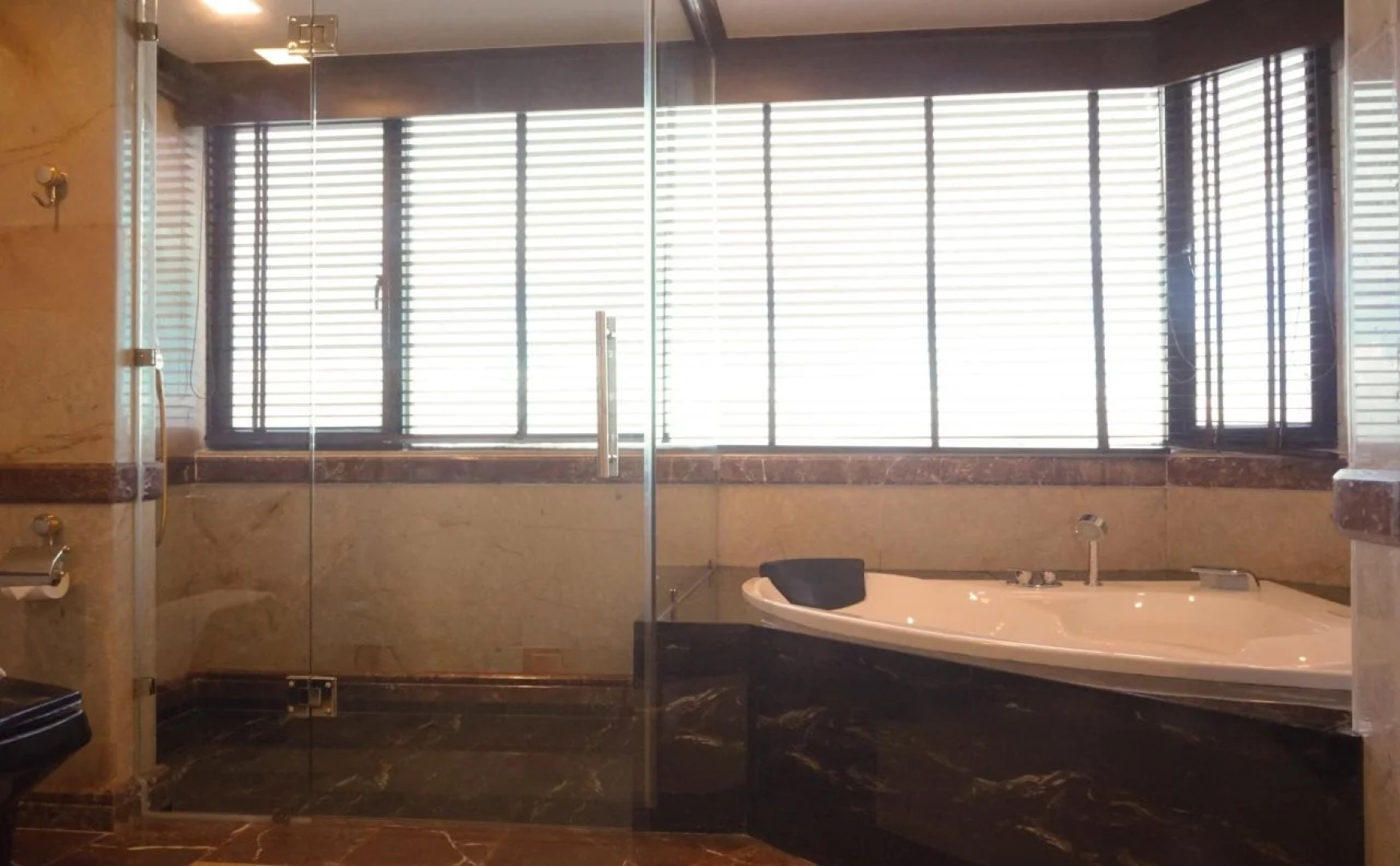 Topland Hotel & Convention Centre