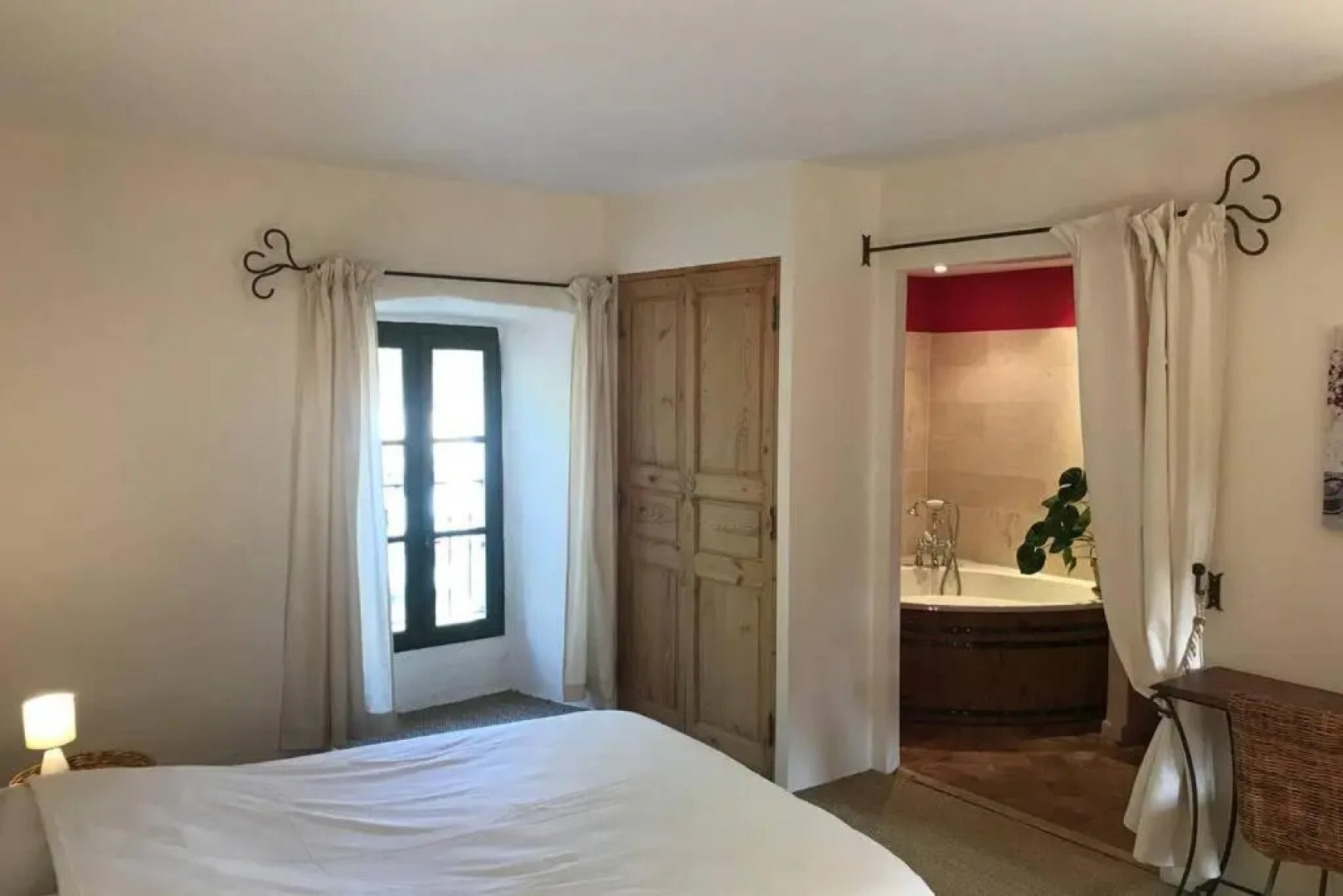 Coeur de Goudargues! 3 Ch, 3 Sdb, Exterieur, Clim