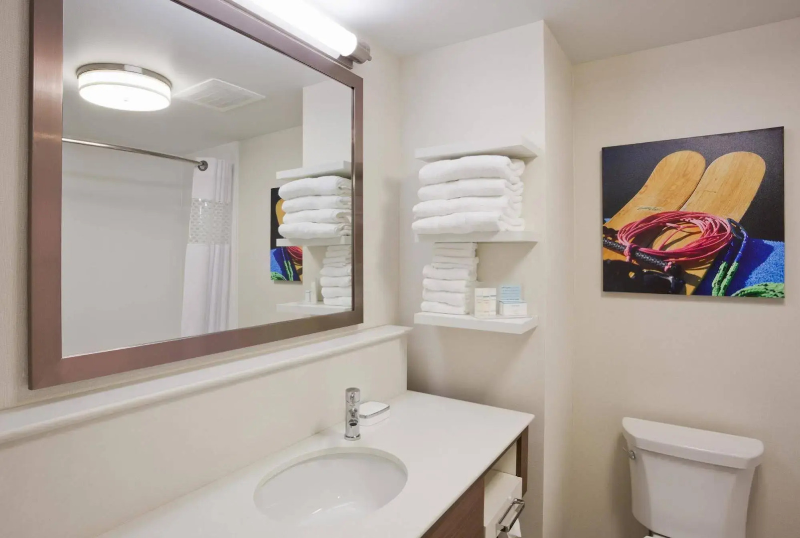 Hampton Inn Spicer Marina Area