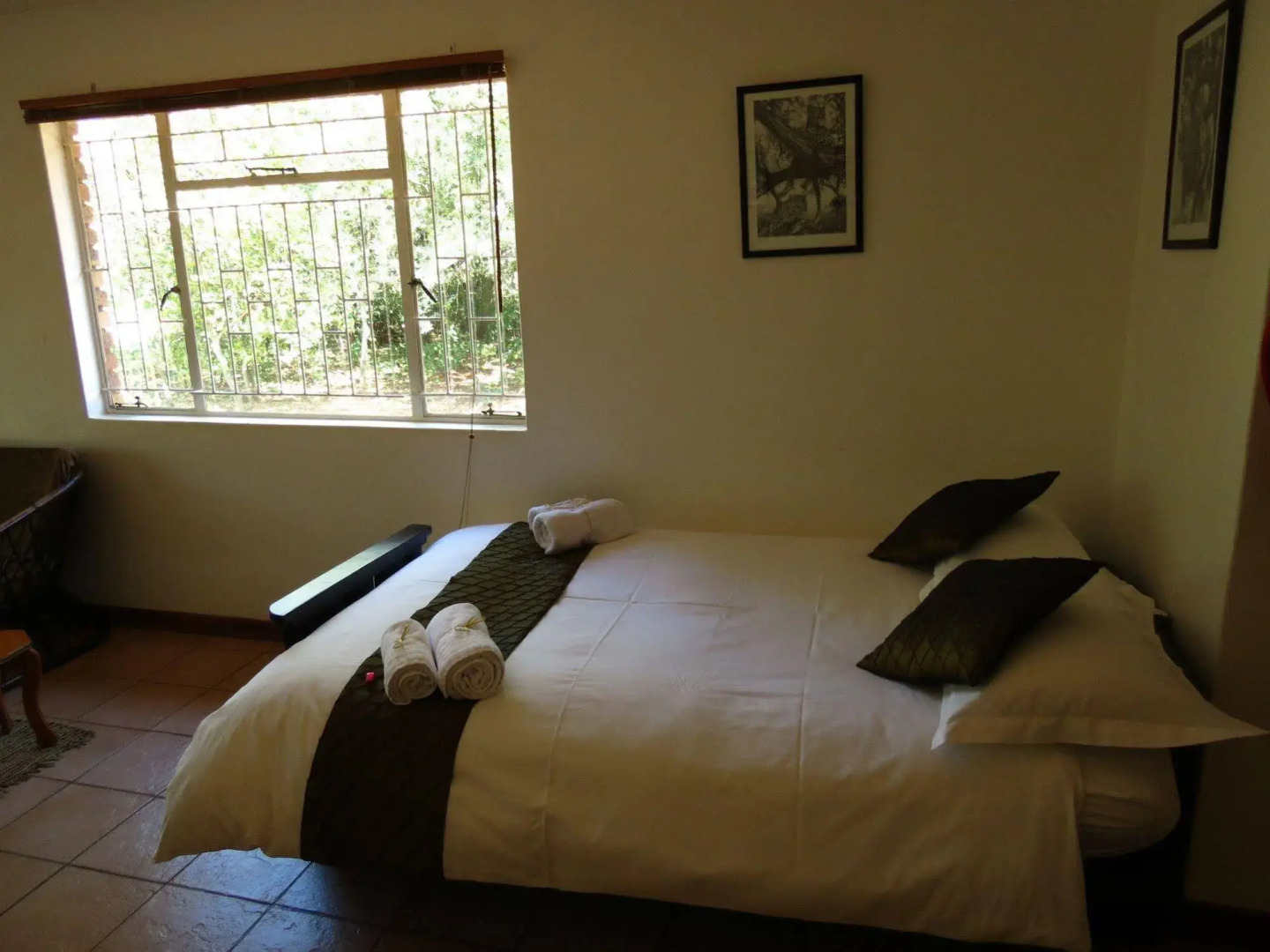 Meerkatplaats Guesthouse and B&B