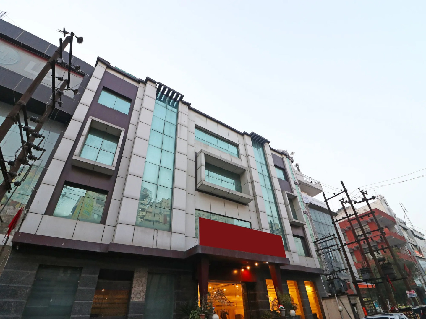 OYO 11629 Hotel Sunshine Inn