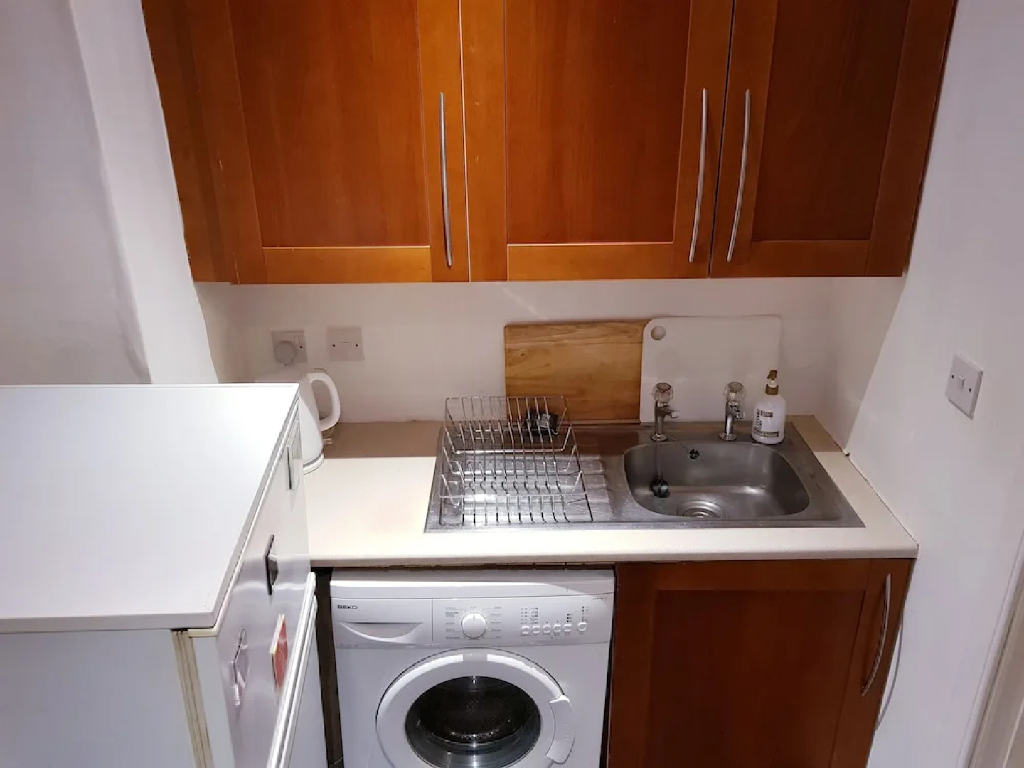 2 Bed Flat - Sleeps 4 - Parking - Wifi