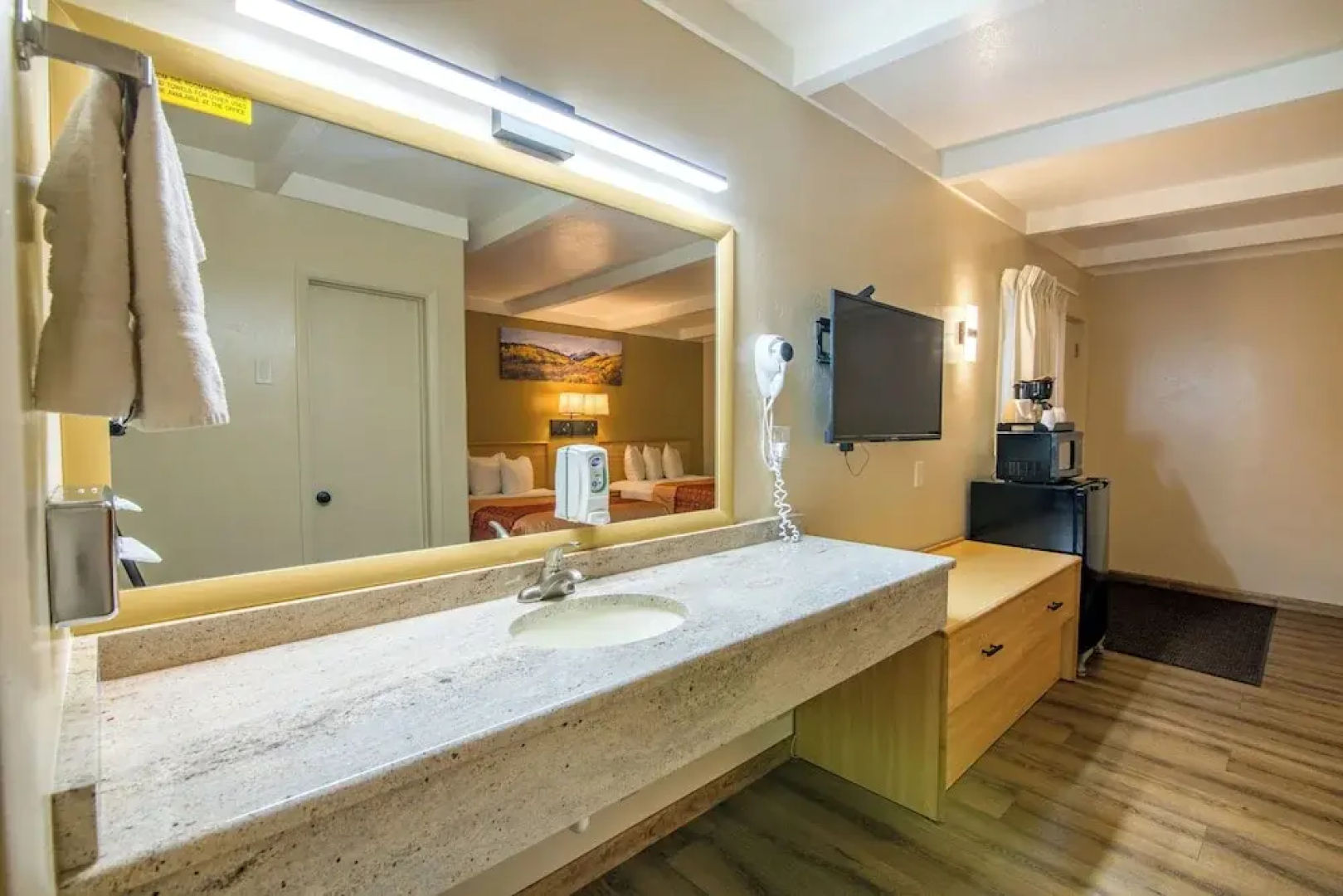 Glenwood Springs Cedar Lodge