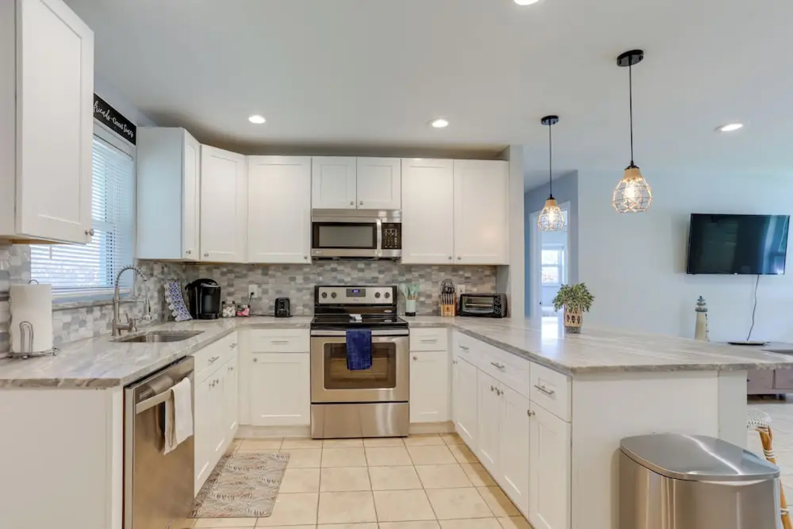 Pet-friendly Palm Beach Pad - 1 Mi to the Ocean!