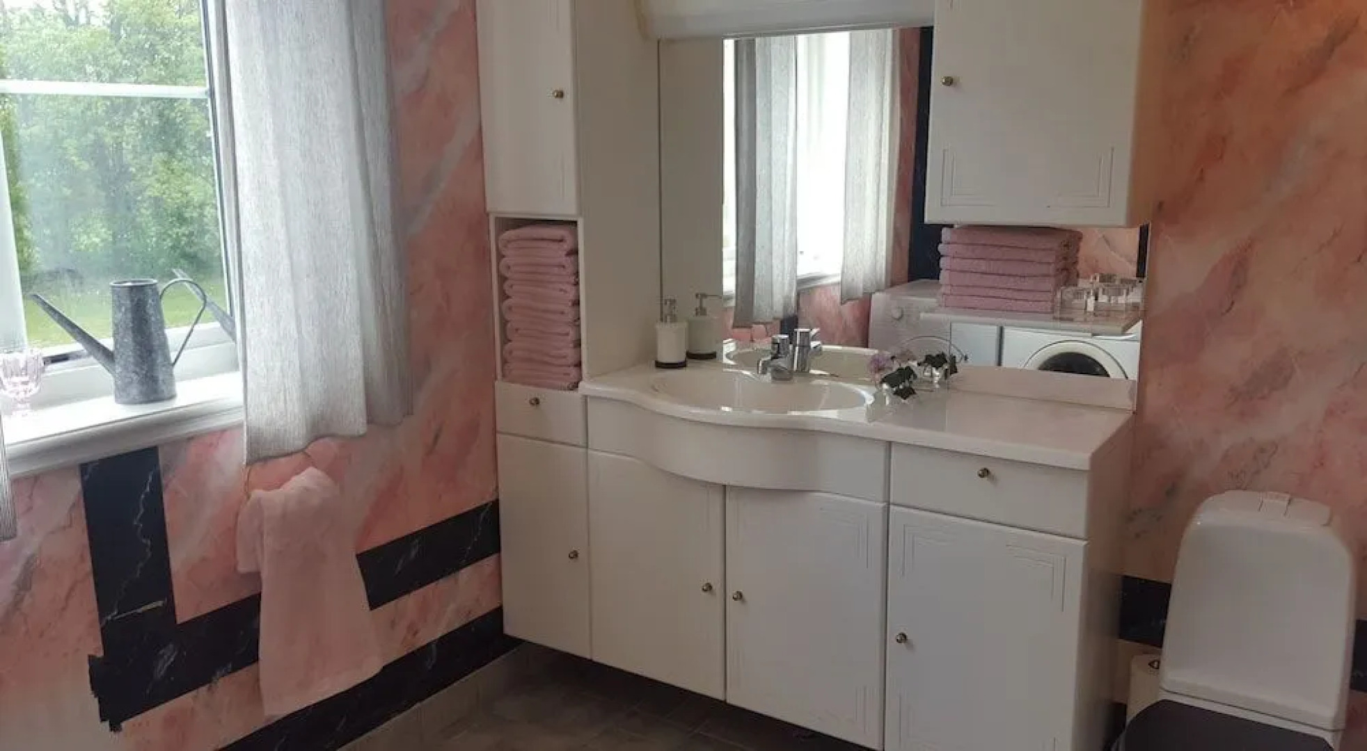 Hagbackens Gård Bed & Breakfast