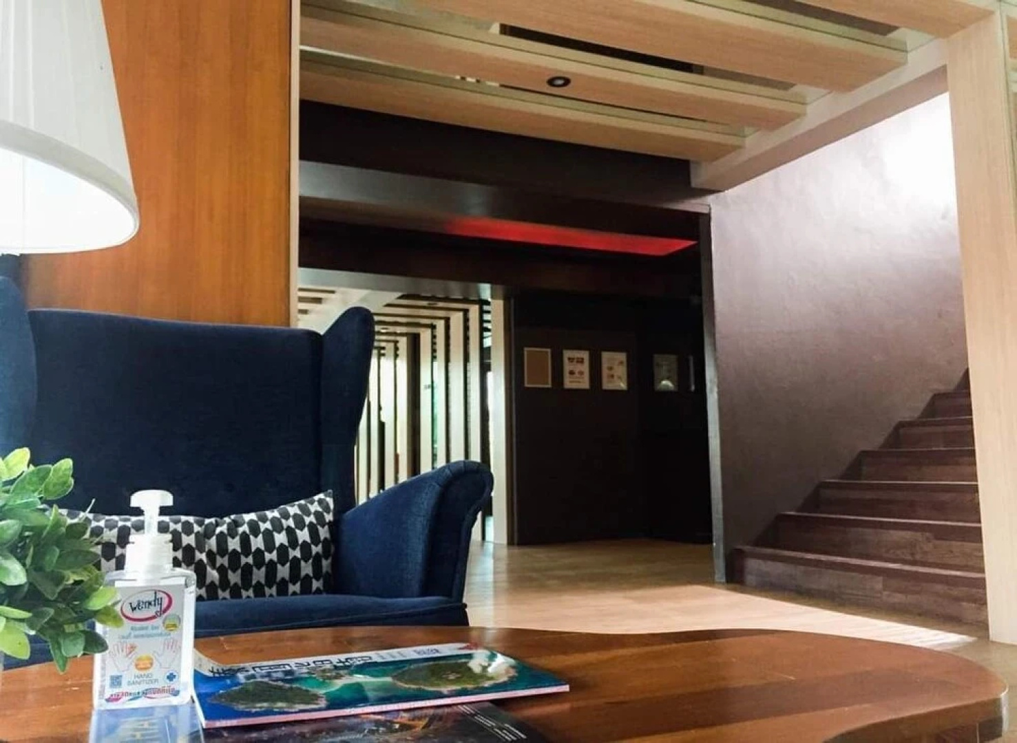 RedDoorz Premium Coco Hotel