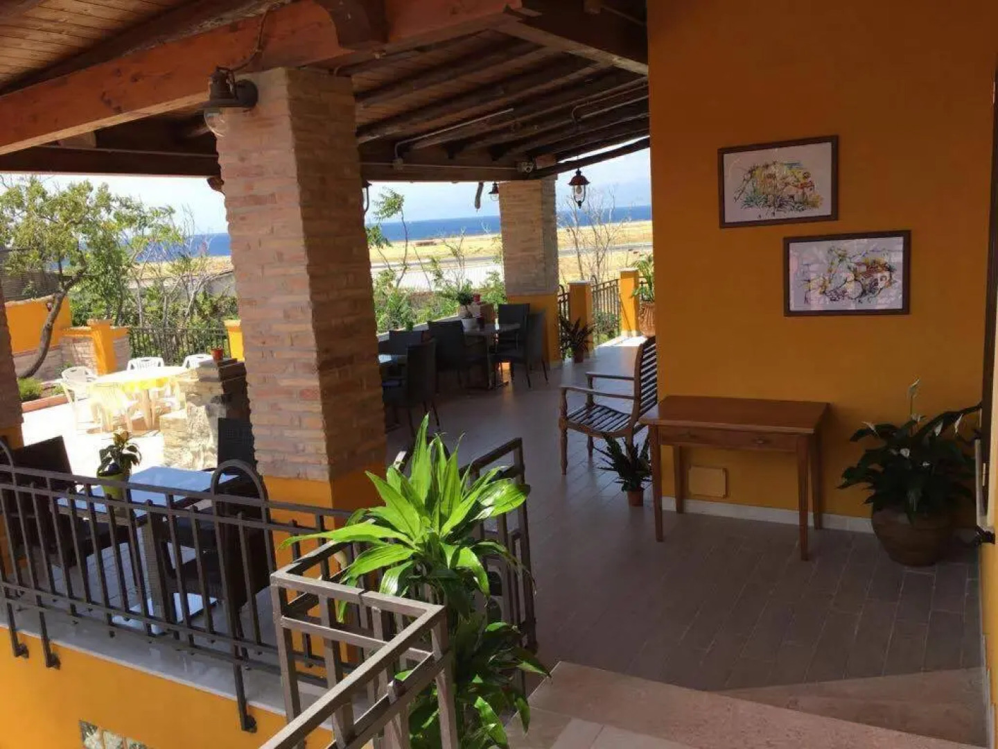 Eleven Bed & Breakfast