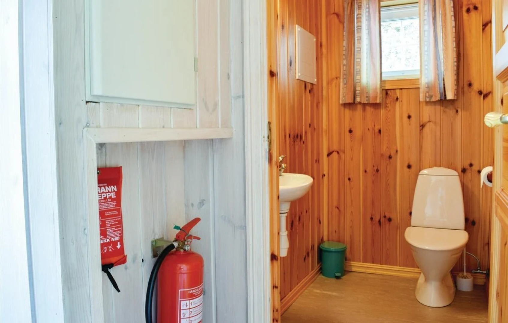 Stunning Home in Lyngdal With 4 Bedrooms