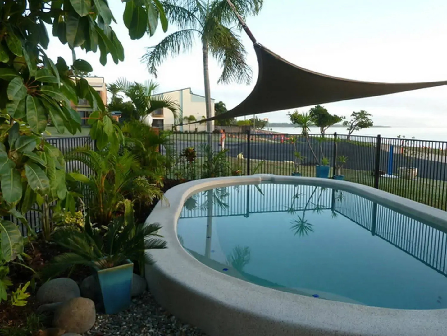 Cardwell Beachfront Motel