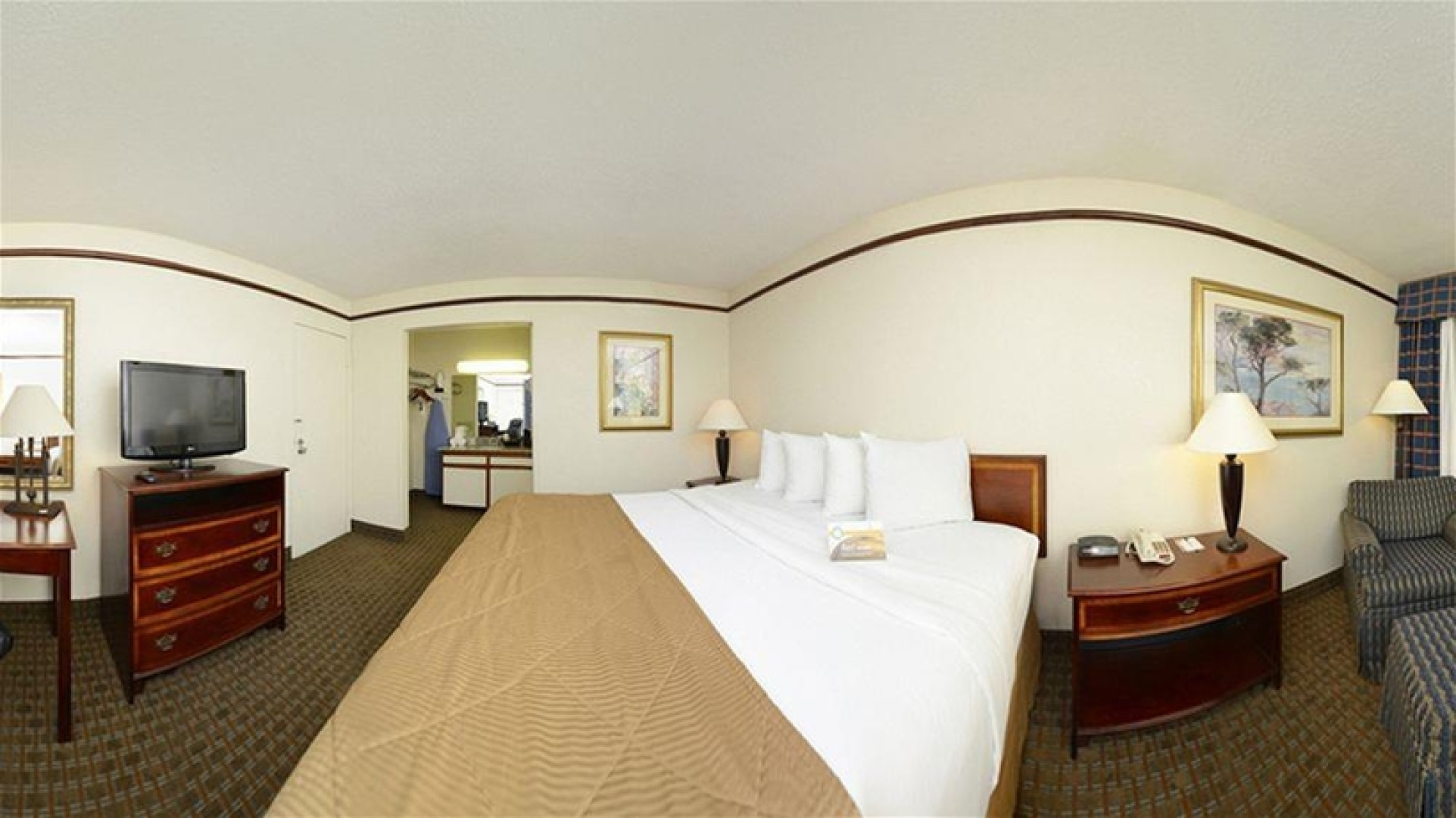 Clarion Inn & Suites Near Fort Sam Houston