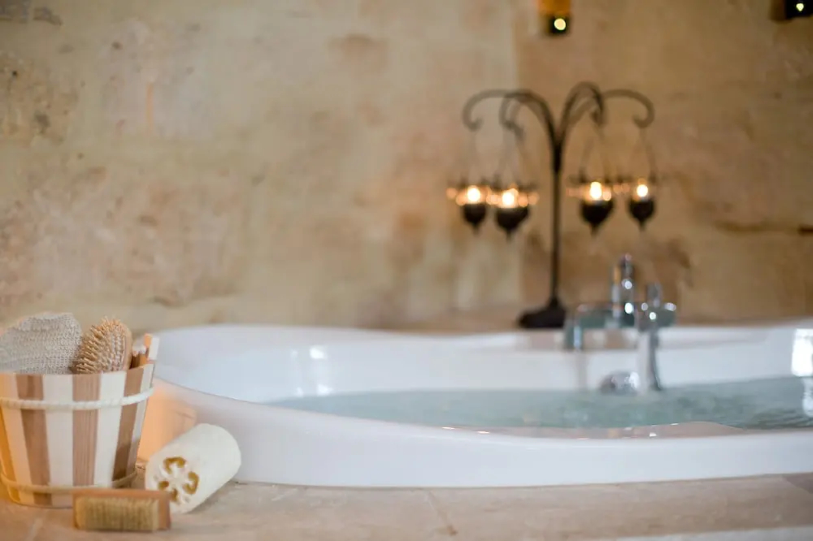 Château Latour Segur Suites & Spa