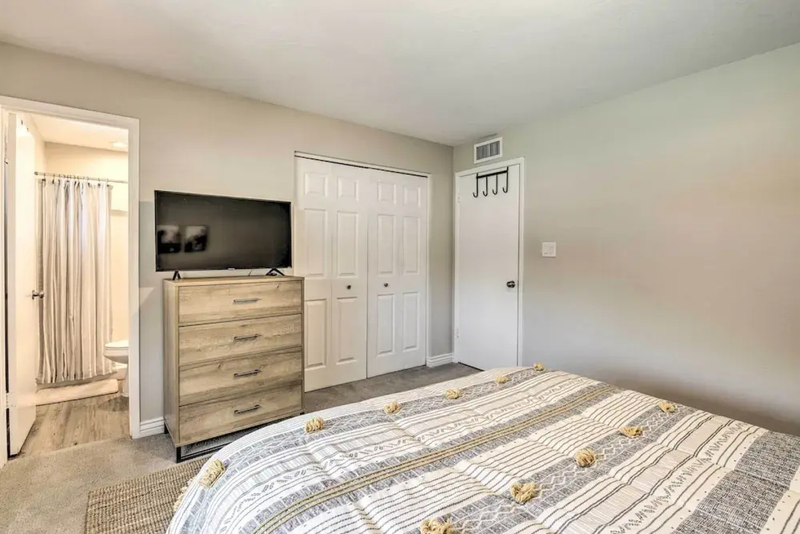 3 Mi to Asu: Home w/ Pool & Grill in Tempe!