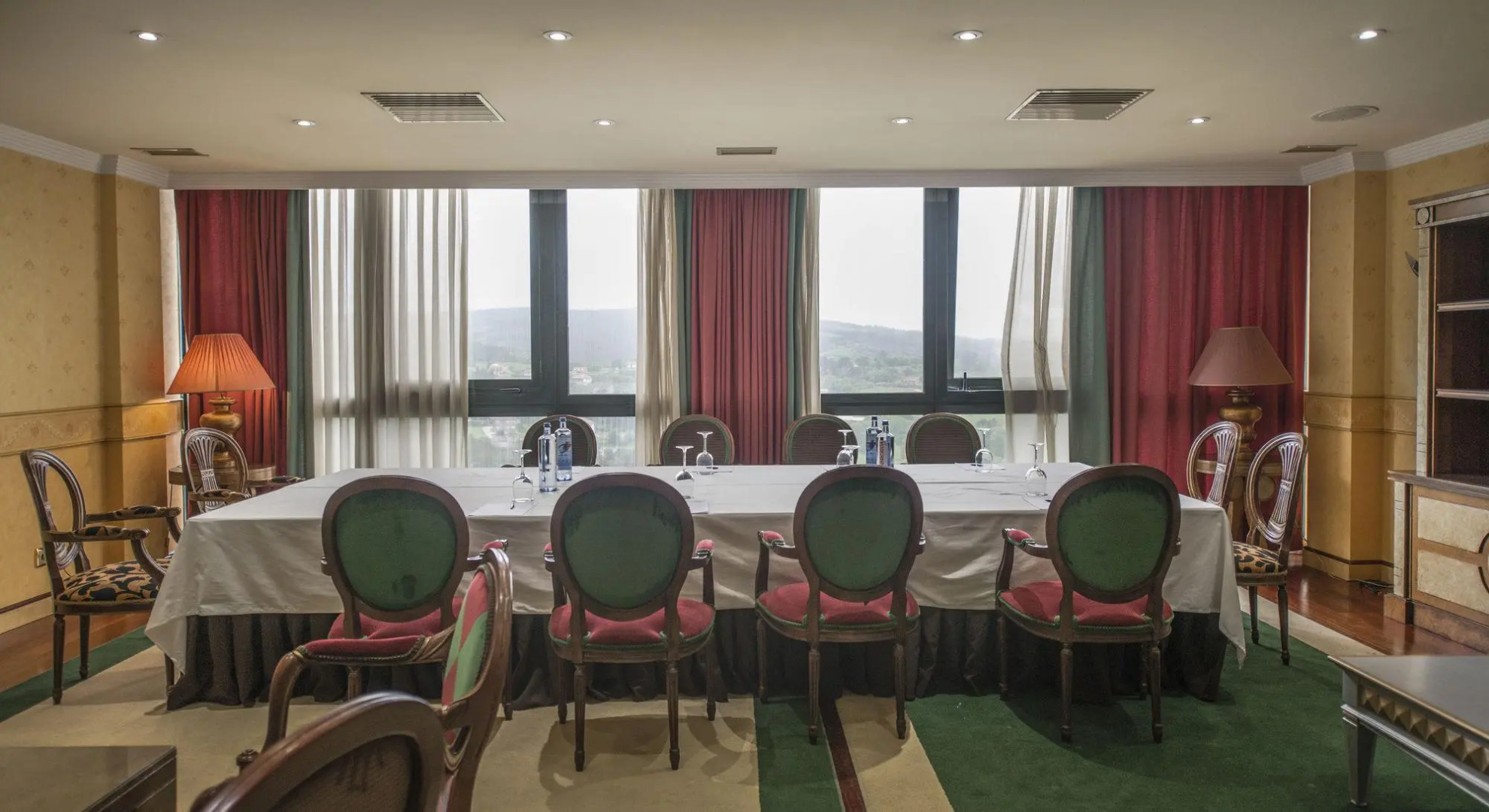 Отель Oca Puerta del Camino