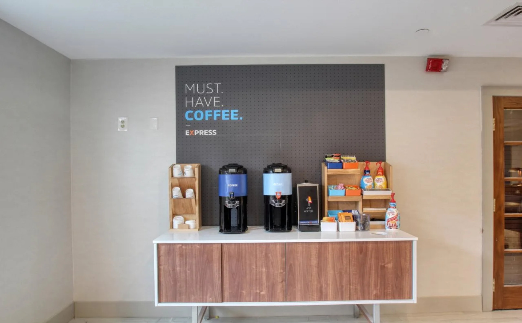 Holiday Inn Express Hotel & Suites Oshkosh by IHG