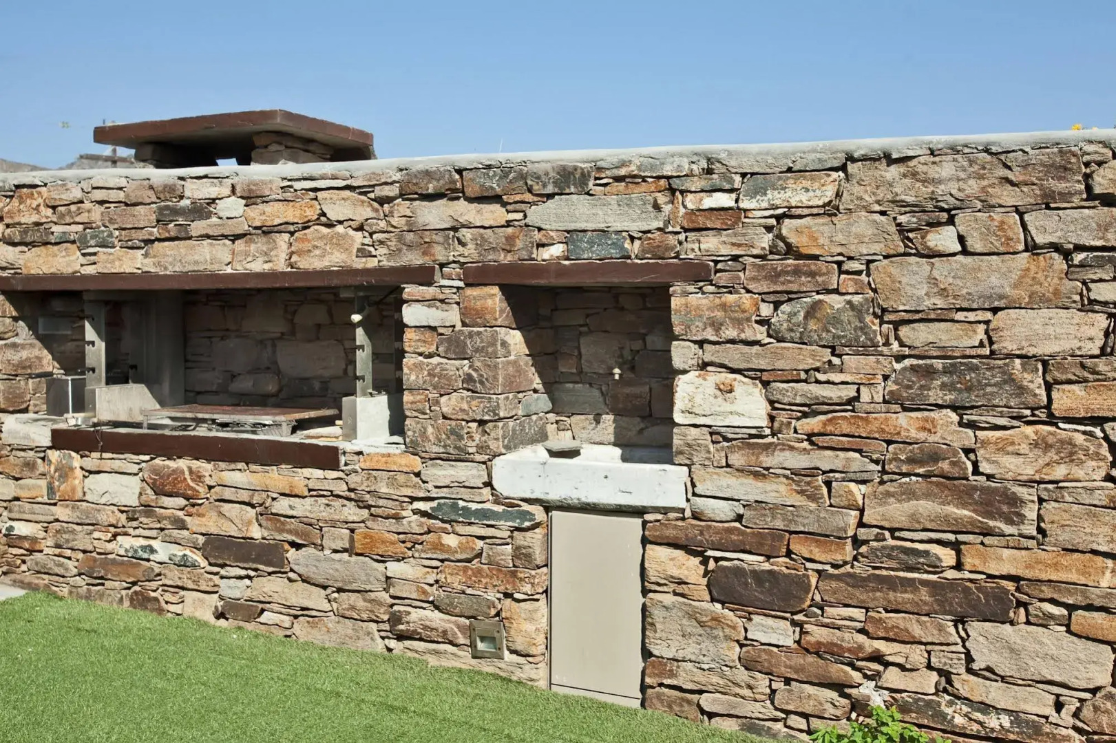 White Tinos Luxury Suites