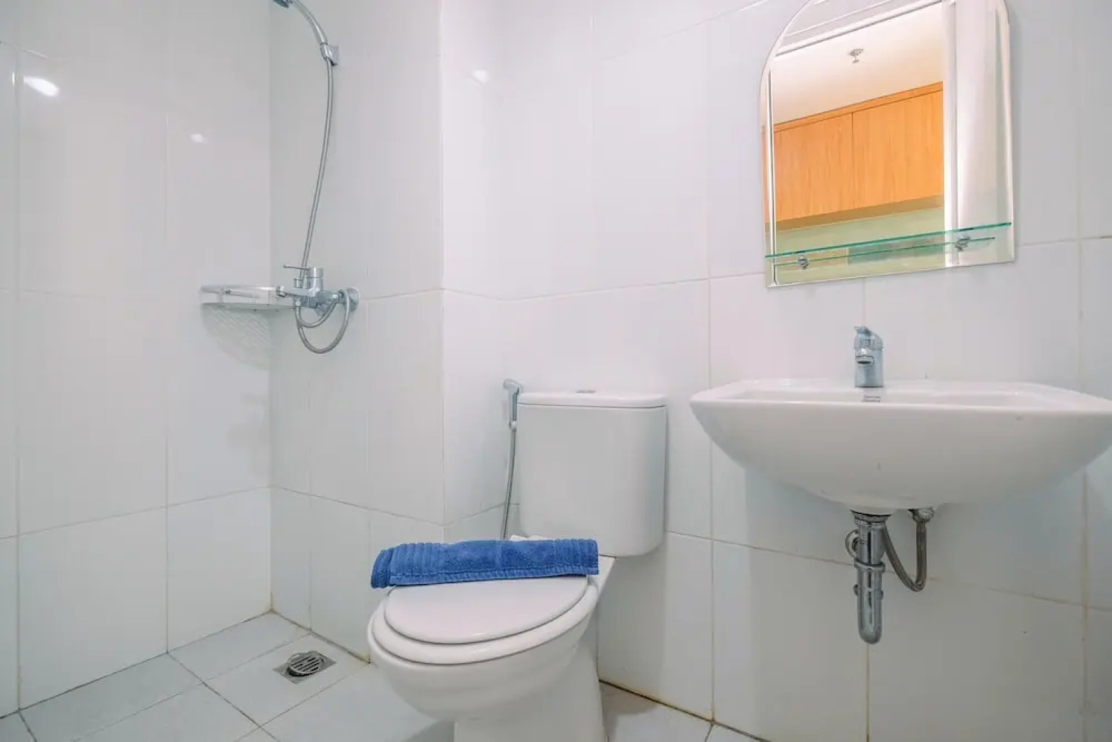 Modern Style Studio Tamansari Mahogany Apartment with City View