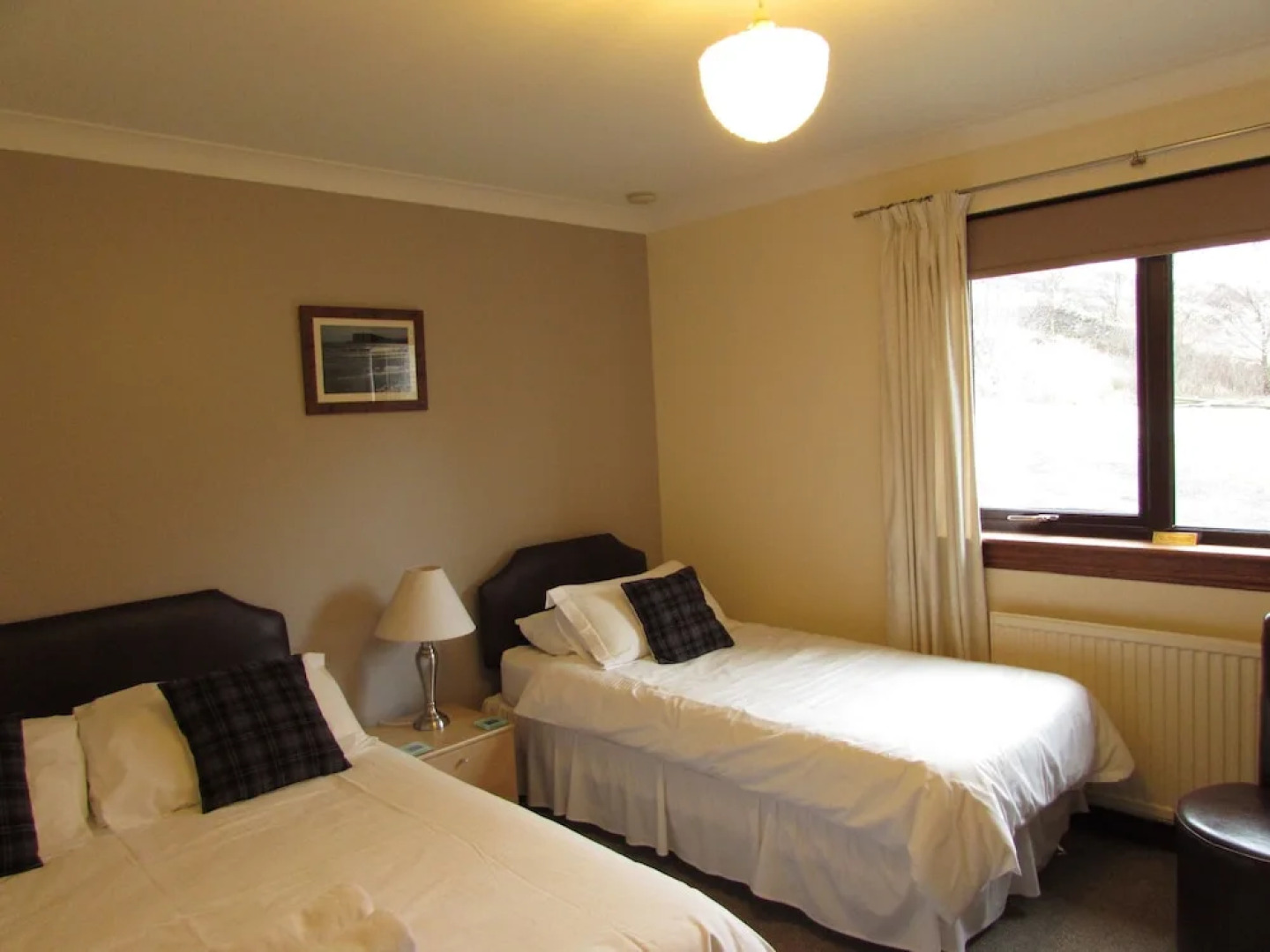 Old School Restaurant & Rooms