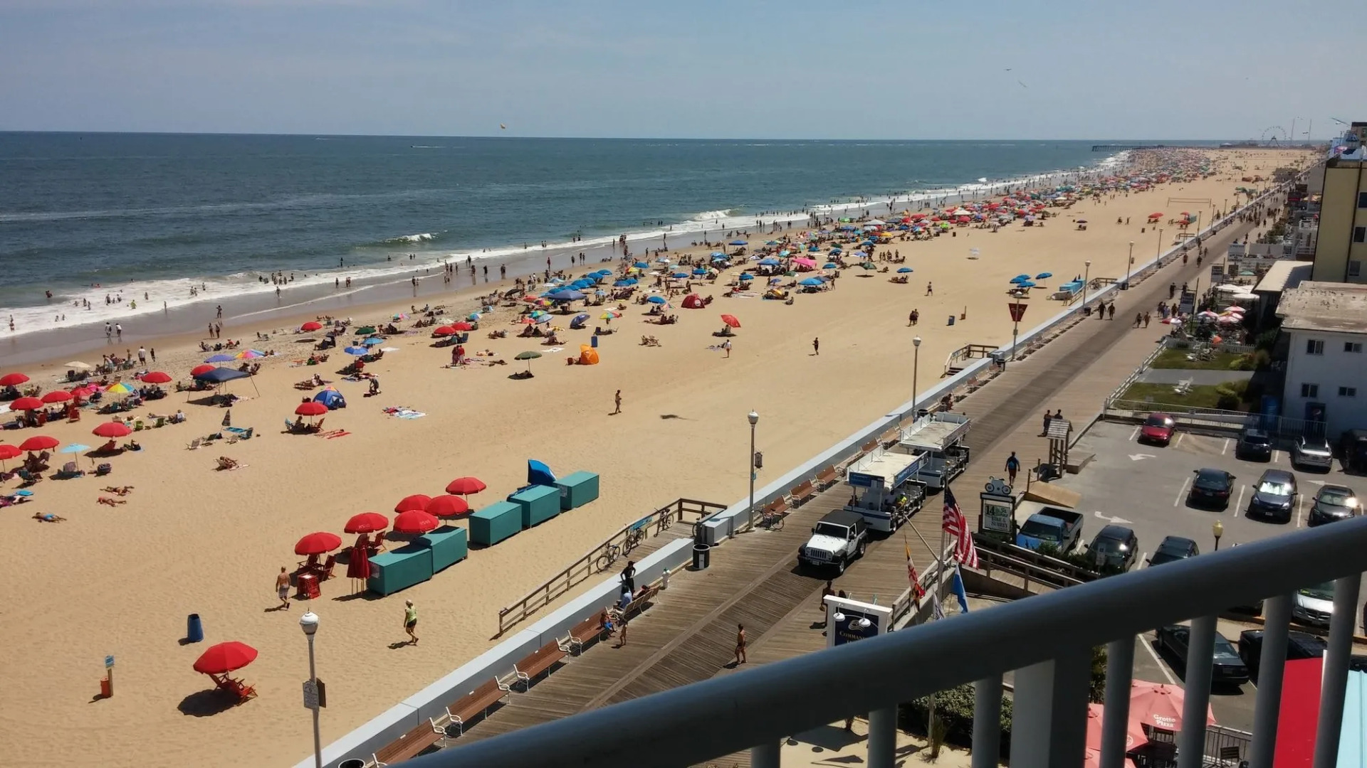 Commander Hotel & Suites