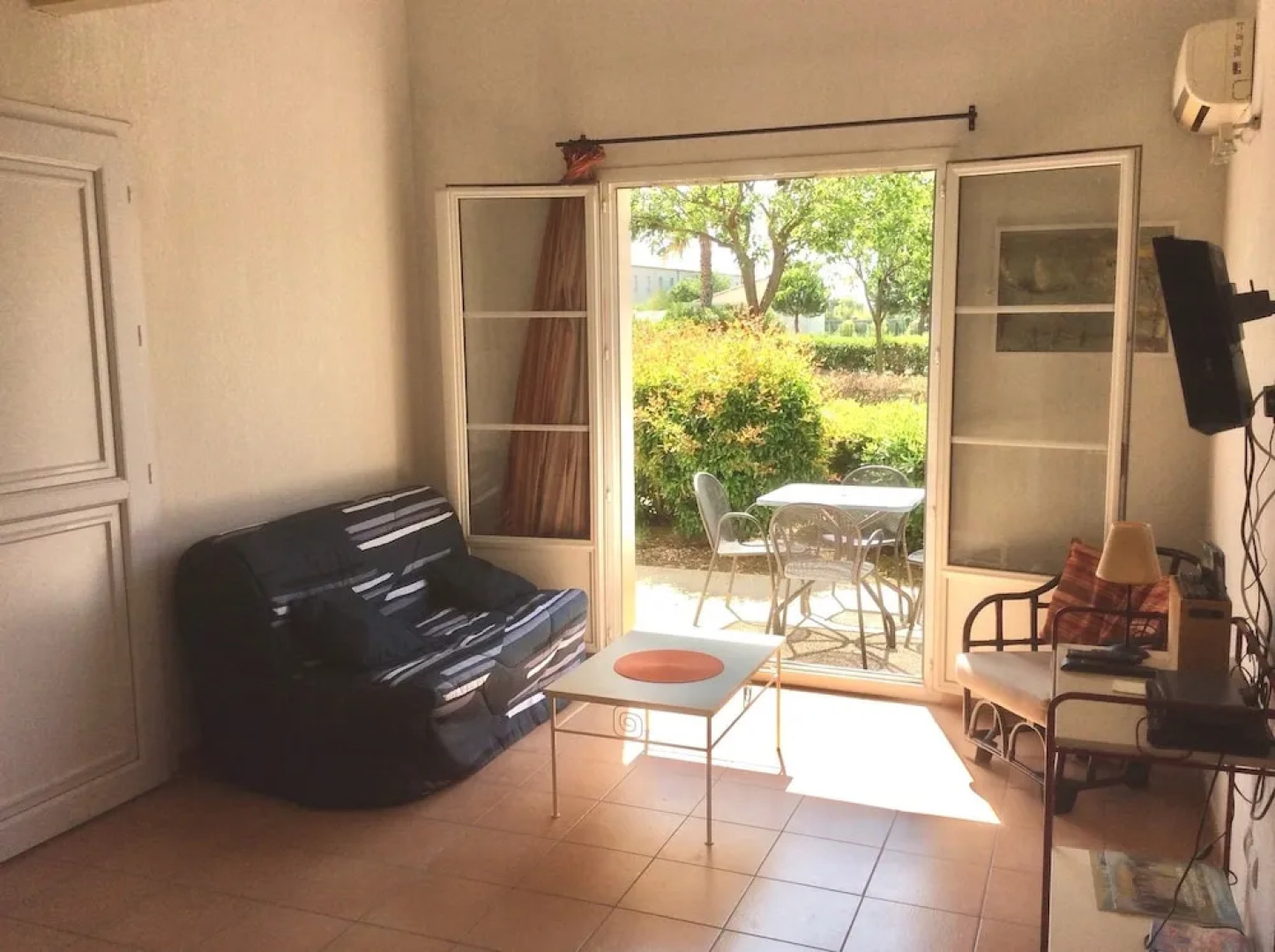 House With 2 Bedrooms in Gallargues-le-montueux, With Wonderful Mounta