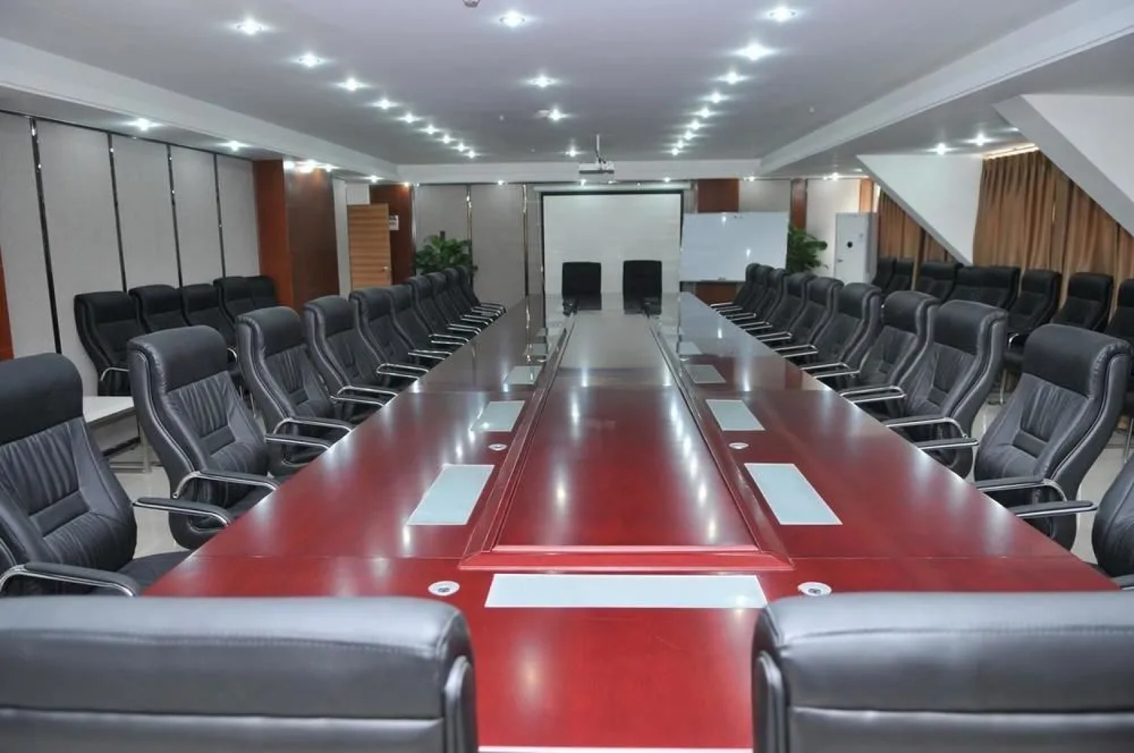 Xishuangbanna Harbour Side International Hotel