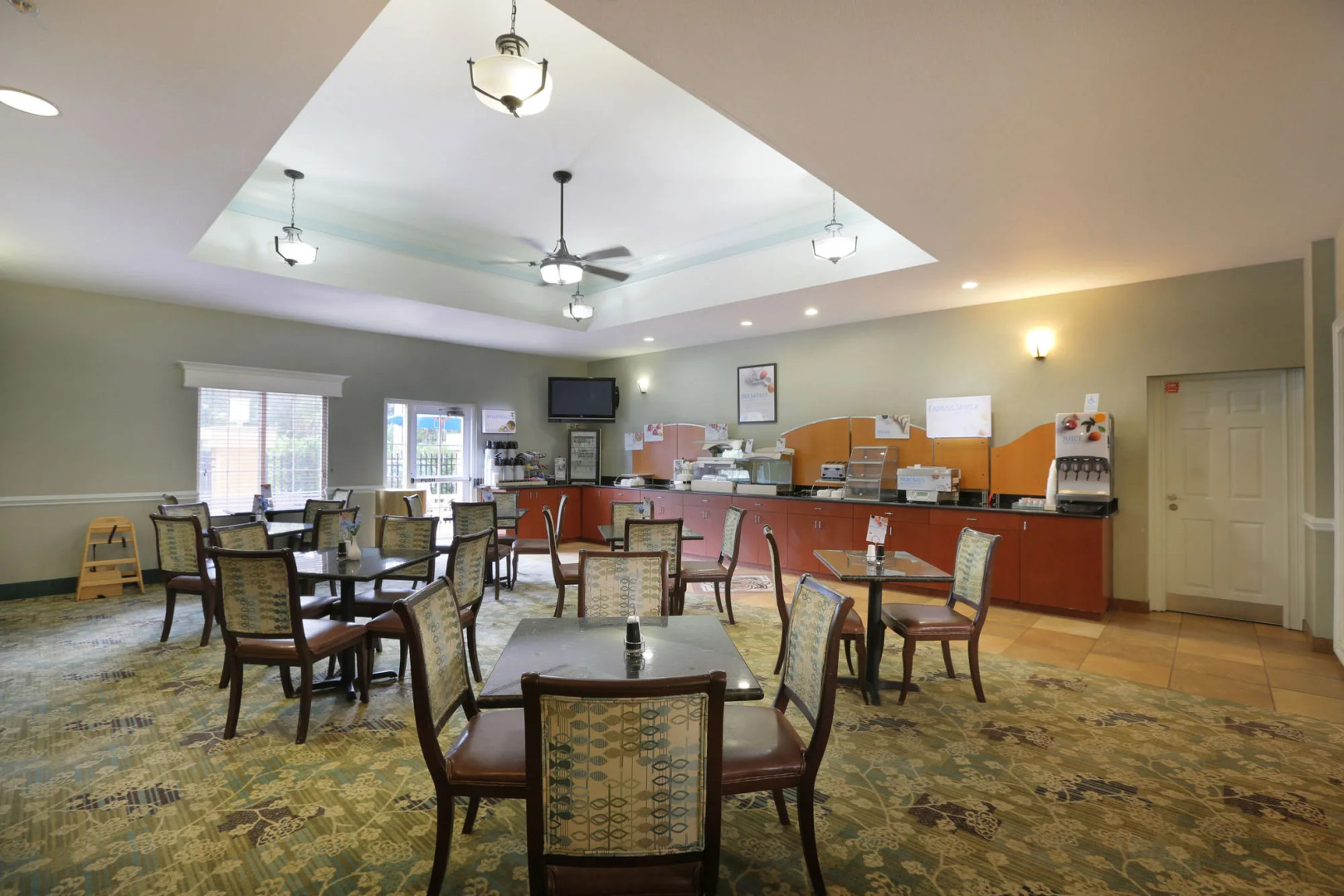 Holiday Inn Express Tampa N I-75 - University Area by IHG