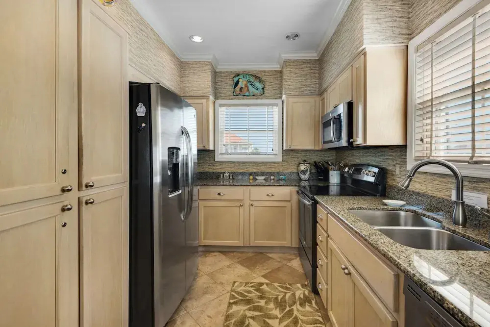 Jen's Creole 4 Bedroom Townhouse by RedAwning