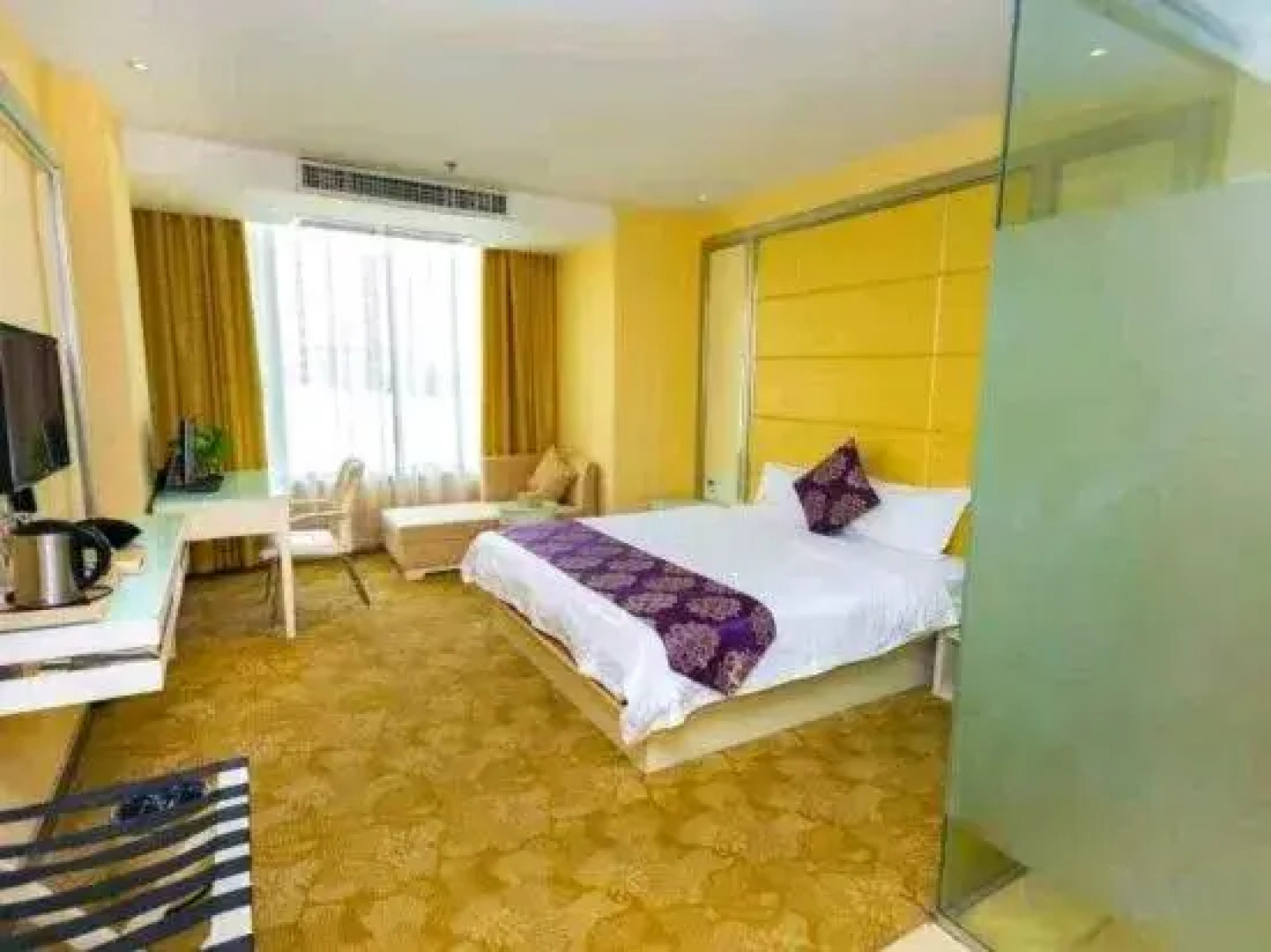 Mingyuehu Hotel (Pingguo People's Hospital Shop)