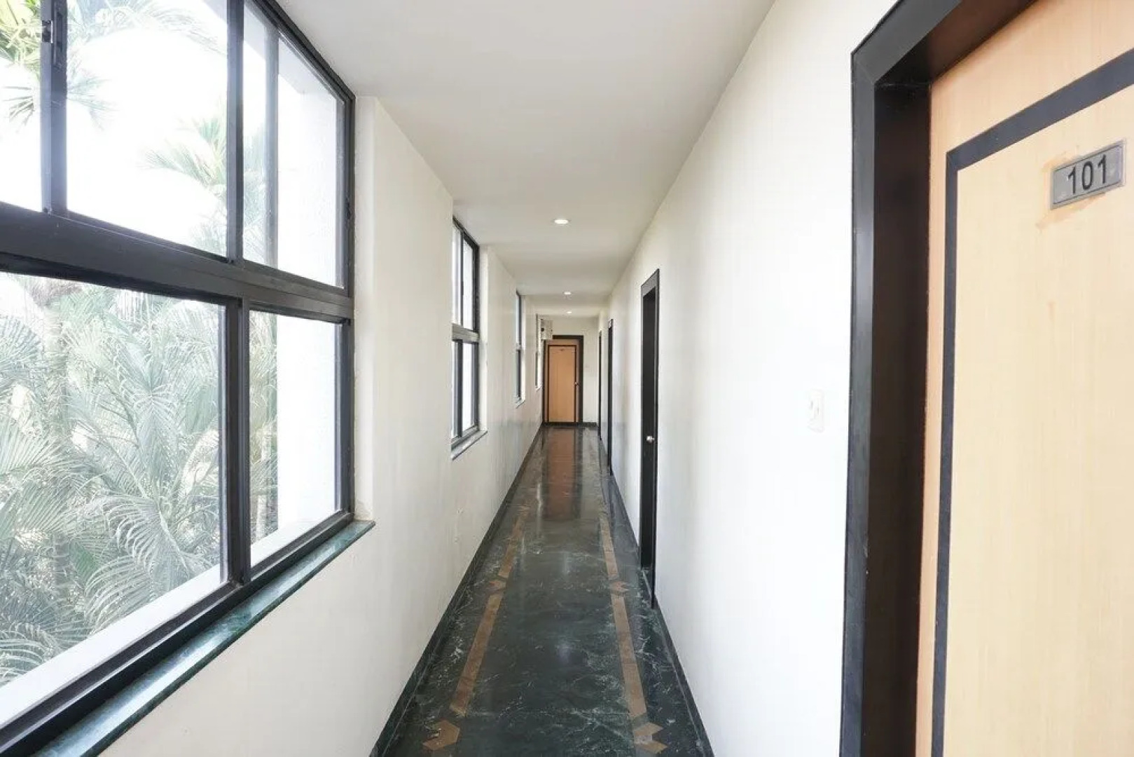 OYO 24487 Hotel Raj Regency