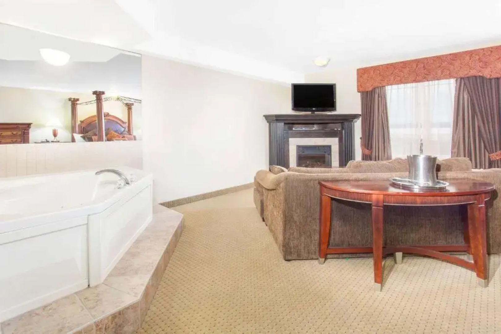 Ramada Pincher Creek