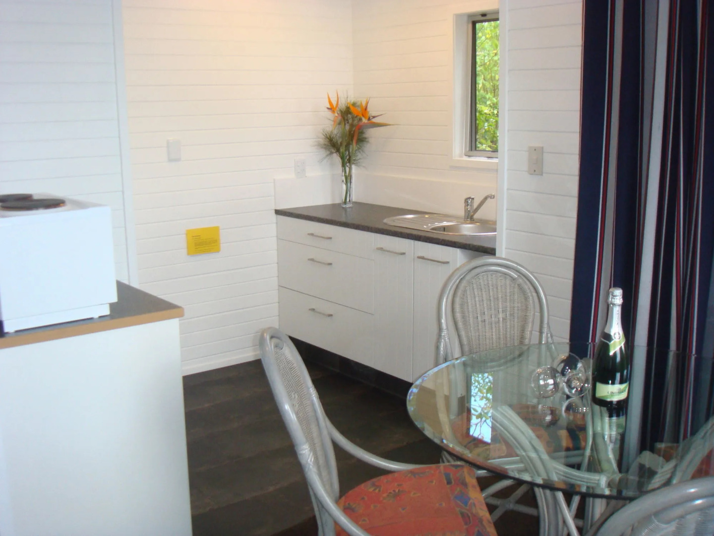 Colonial House Motel